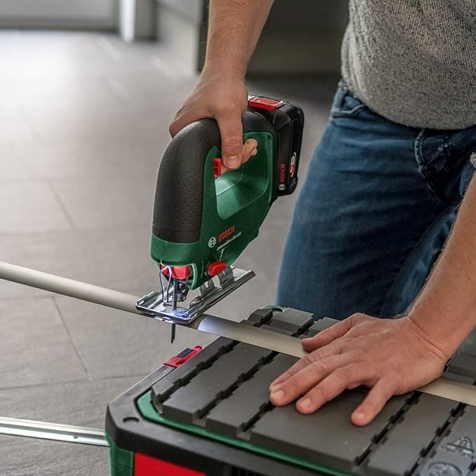 BOSCH - SEGHETTO ALTERNATIVO A BATTERIA 18V UNIVERSALSAW 18V-100 SOLO CORPO MACCHINA in Seghe da traforo Stockdoc - Terni, commercioVirtuoso.it