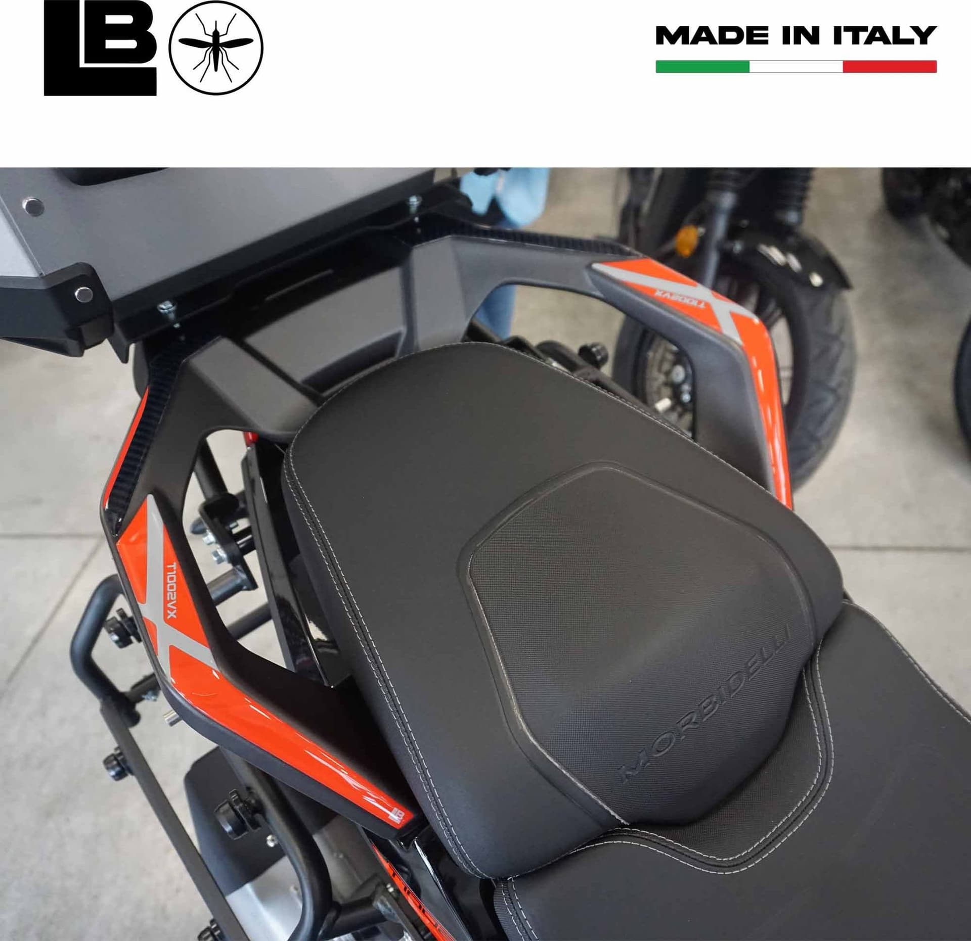 Adesivi 3D Protezioni Maniglie Bauletto compatibili con Morbidelli T1002VX 2025 in Decalcomanie adesivi e magneti LabelBike - Bibbiano, commercioVirtuoso.it
