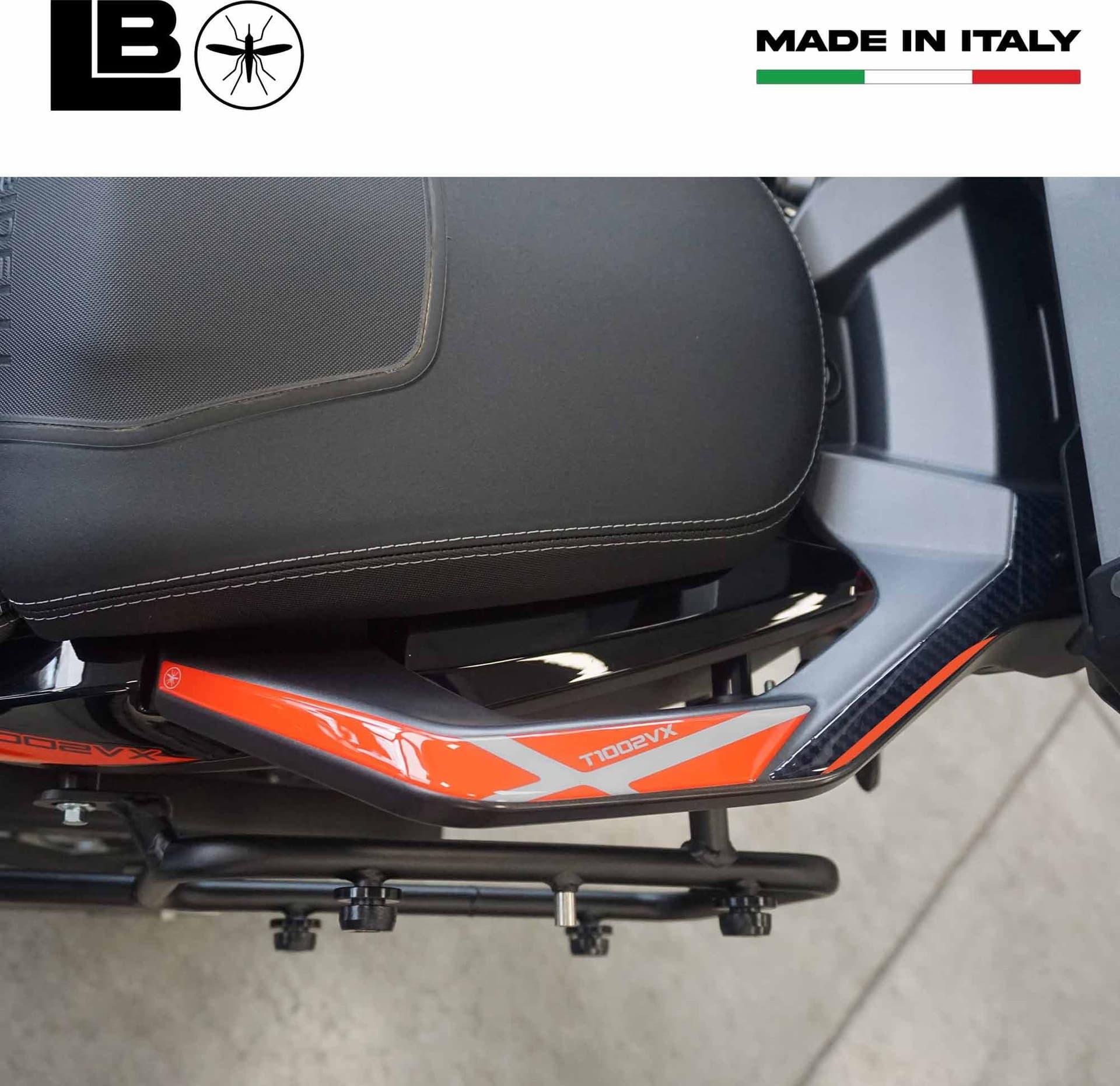 Adesivi 3D Protezioni Maniglie Bauletto compatibili con Morbidelli T1002VX 2025 in Decalcomanie adesivi e magneti LabelBike - Bibbiano, commercioVirtuoso.it