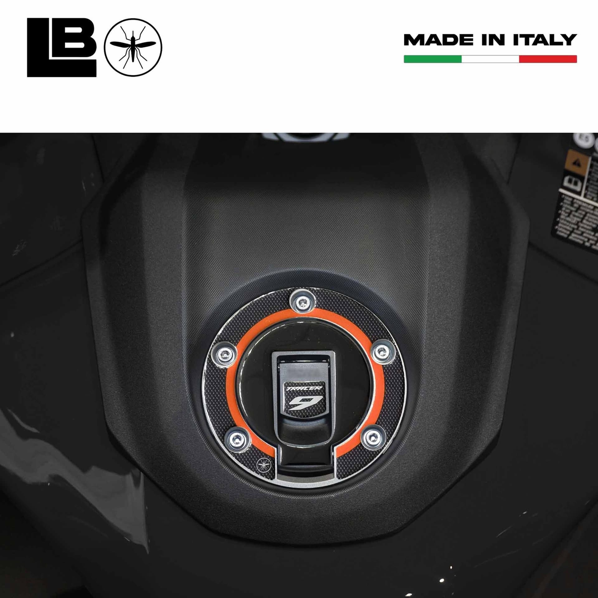 Adesivo 3D Protezione Tappo Serbatoio moto compatibile con Yamaha Tracer 9 2025 in Decalcomanie adesivi e magneti LabelBike - Bibbiano, commercioVirtuoso.it