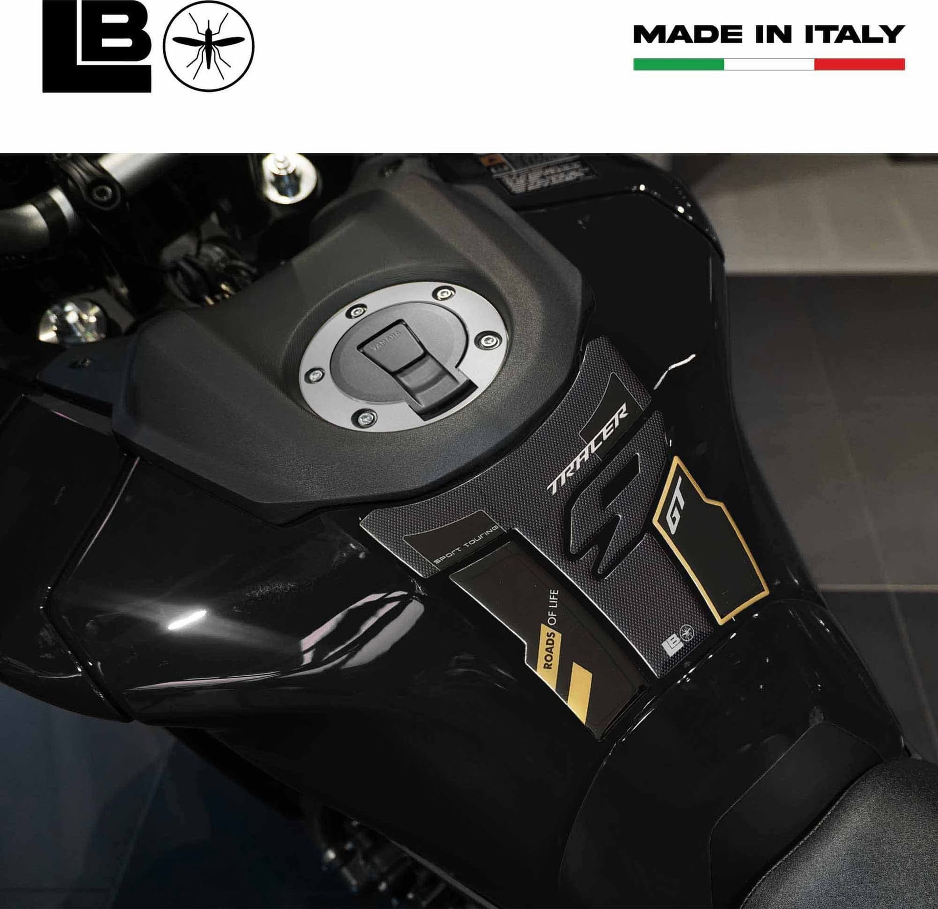 Adesivo 3D Paraserbatoio Protezione moto compatibile con Yamaha Tracer 9 GT 2025 in Decalcomanie adesivi e magneti LabelBike - Bibbiano, commercioVirtuoso.it