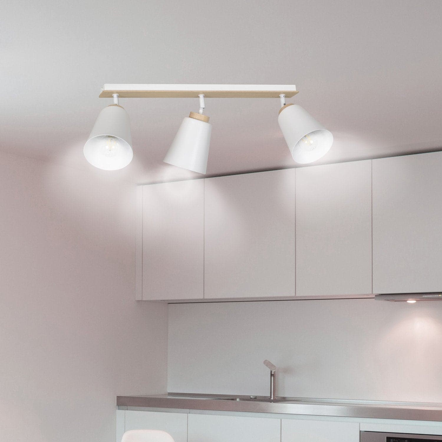 Plafoniera Spot Faretti Orientabili 3 Luci Atlas Acciaio Bianco E Legno Naturale in Faretti da soffitto LuceArt - Montecorvino Pugliano, commercioVirtuoso.it
