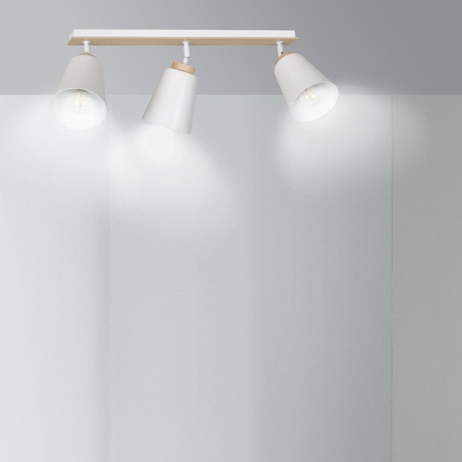 Plafoniera Spot Faretti Orientabili 3 Luci Atlas Acciaio Bianco E Legno Naturale in Faretti da soffitto LuceArt - Montecorvino Pugliano, commercioVirtuoso.it