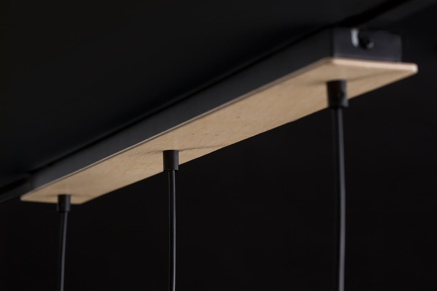 Plafoniera Faretti Spot Orientabili 2 Luci Atlas Acciaio Nero E Legno Naturale in Faretti da soffitto LuceArt - Montecorvino Pugliano, commercioVirtuoso.it