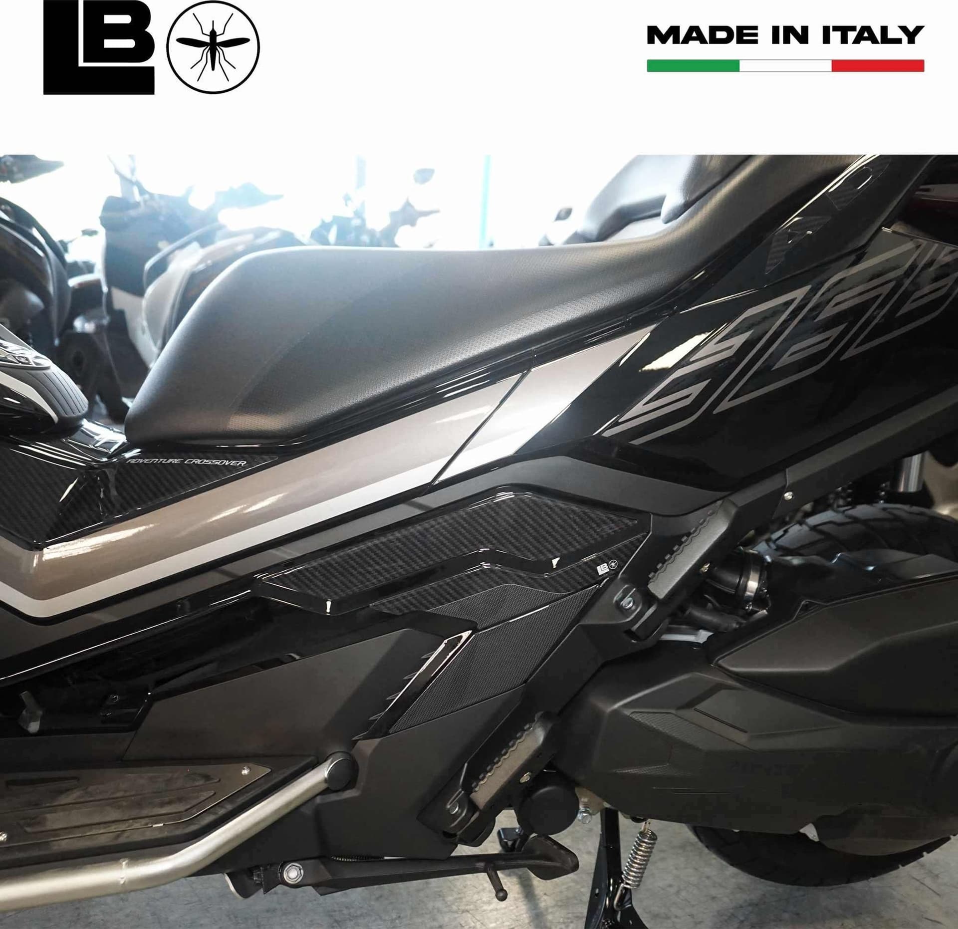Adesivi 3D Protezioni Poggiapiedi passeggero compatibili con Zontes 368 G 2025 in Decalcomanie adesivi e magneti LabelBike - Bibbiano, commercioVirtuoso.it