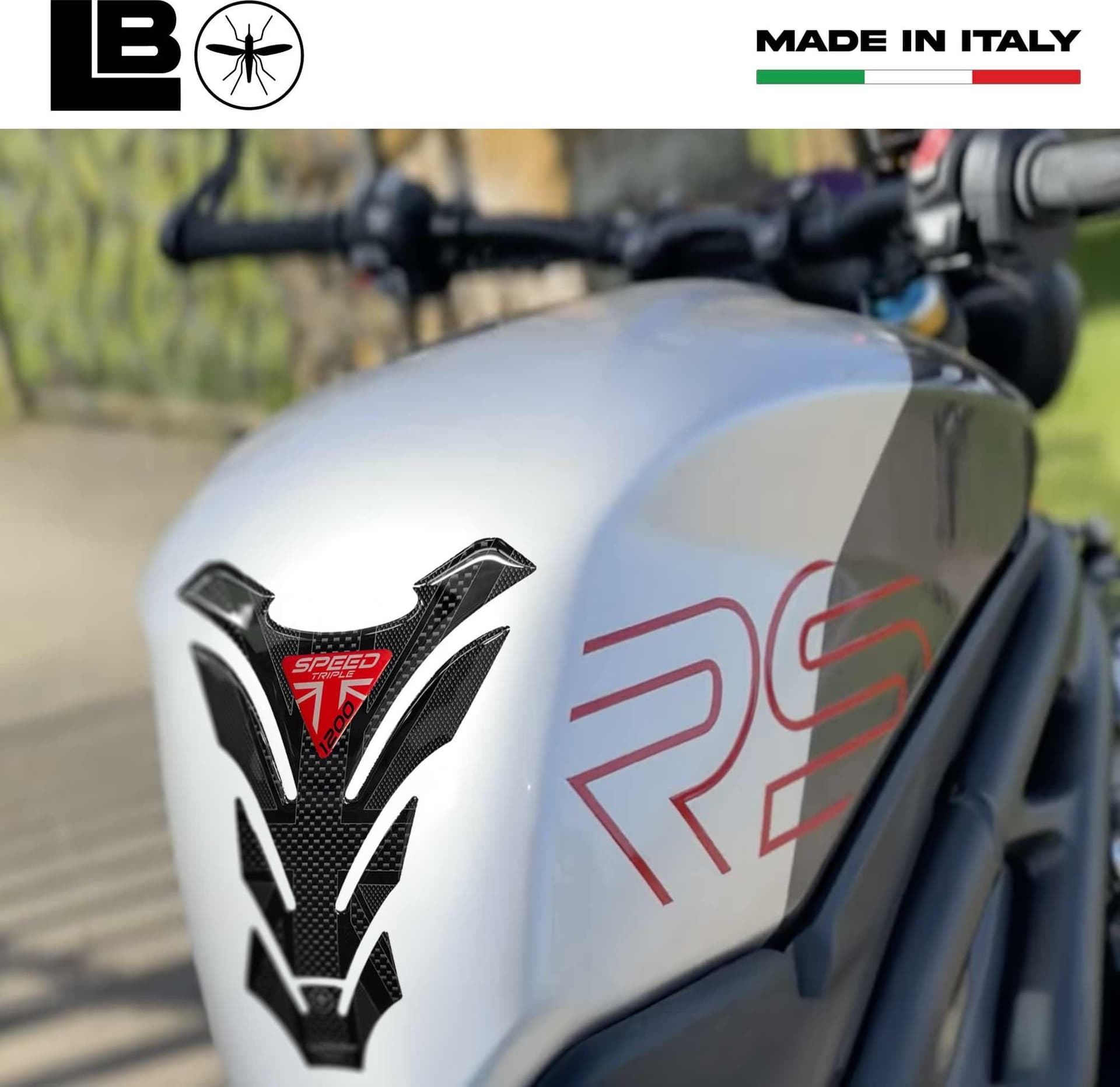 Adesivo 3D Paraserbatoio moto compatibile con Triumph Speed Triple 1200 RS 2025 in Decalcomanie adesivi e magneti LabelBike - Bibbiano, commercioVirtuoso.it