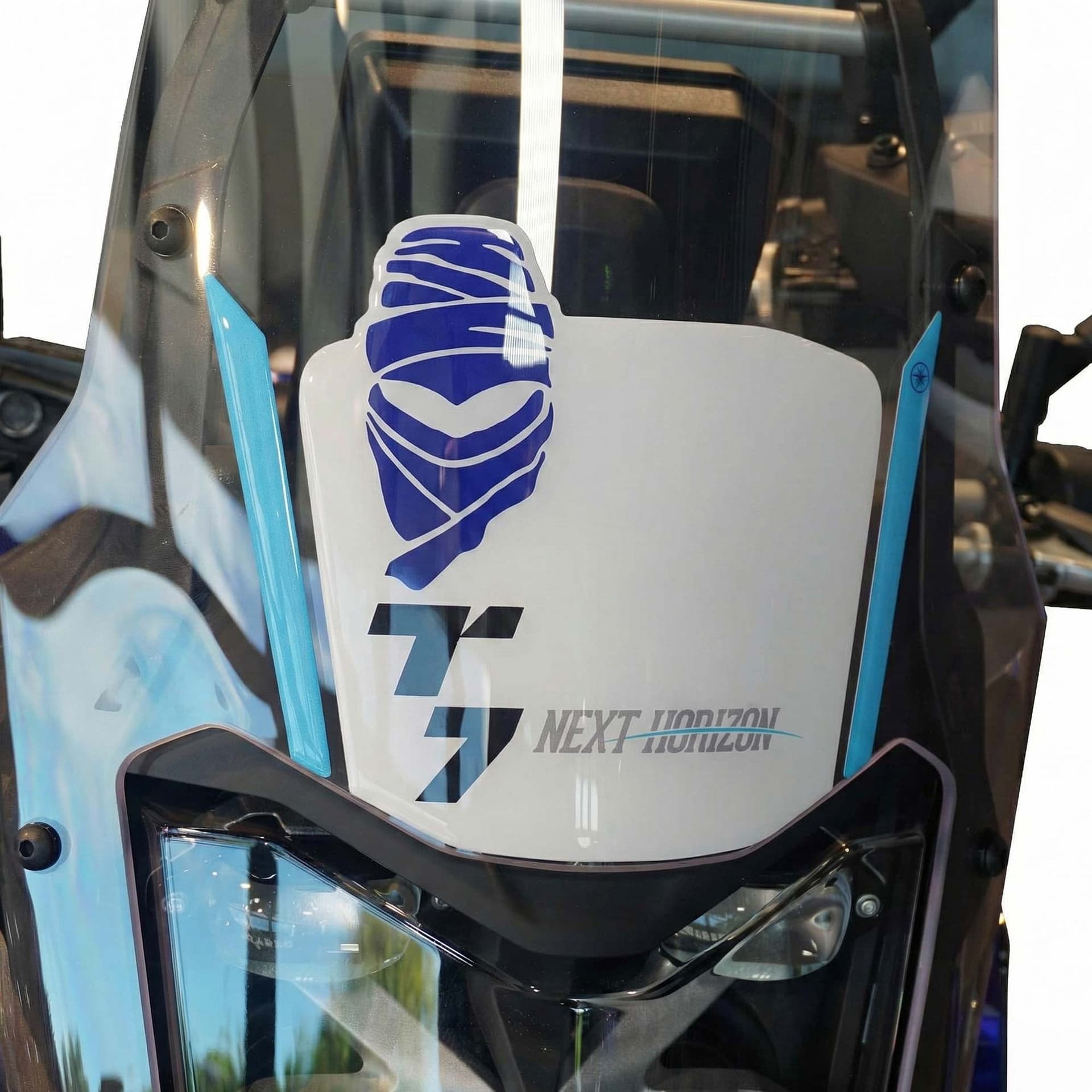 Adesivo gel 3D Protezione Cupolino moto compatibile con Yamaha Tenere 700 2025 in Decalcomanie adesivi e magneti LabelBike - Bibbiano, commercioVirtuoso.it
