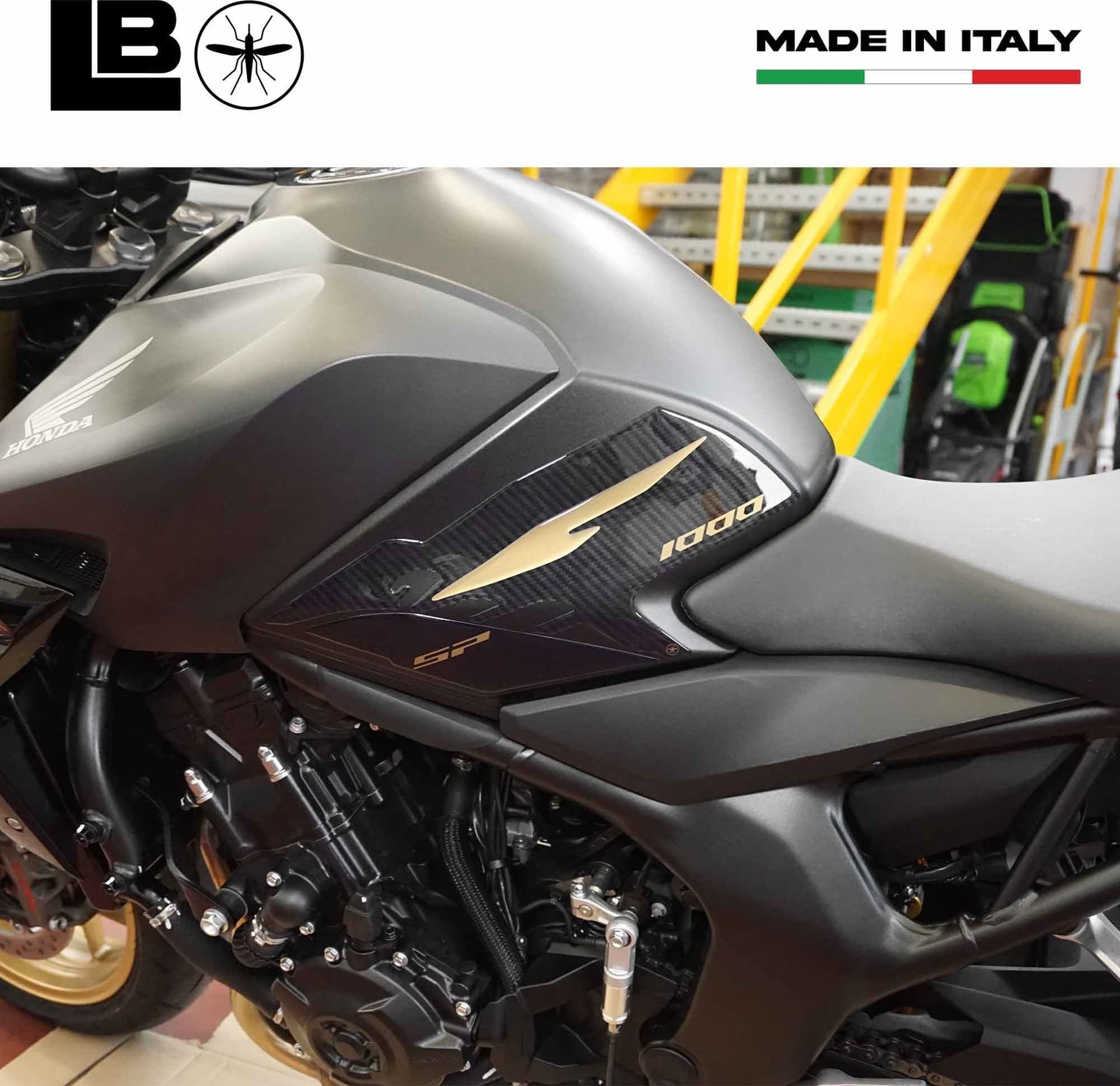 Adesivi 3D Protezioni Laterali Serbatoio compatibili con Honda Hornet 1000 2025 in Decalcomanie adesivi e magneti LabelBike - Bibbiano, commercioVirtuoso.it
