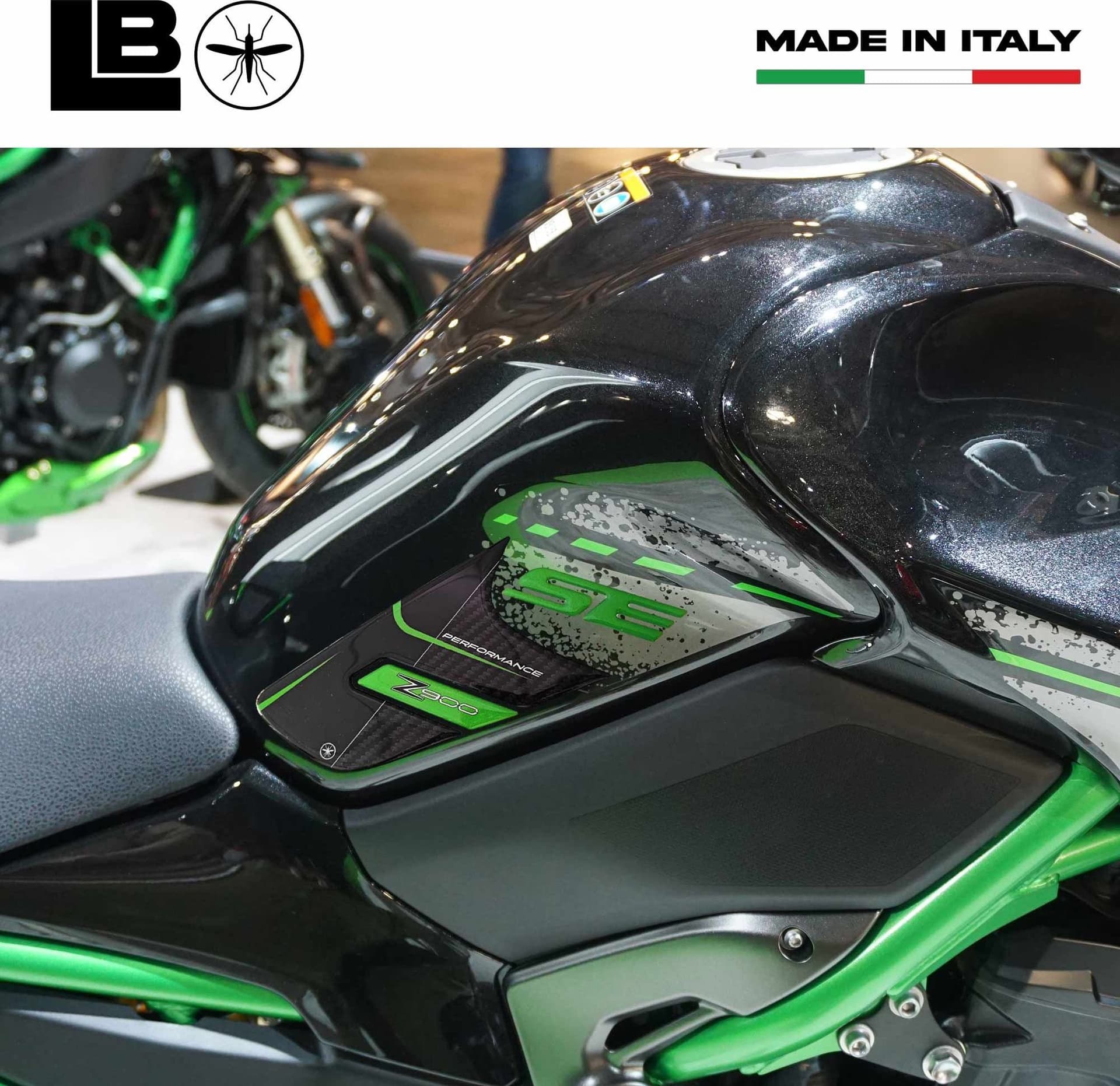Adesivi Protezioni Laterali Serbatoio compatibili con Kawasaki Z900 SE 2022-25 in Decalcomanie adesivi e magneti LabelBike - Bibbiano, commercioVirtuoso.it