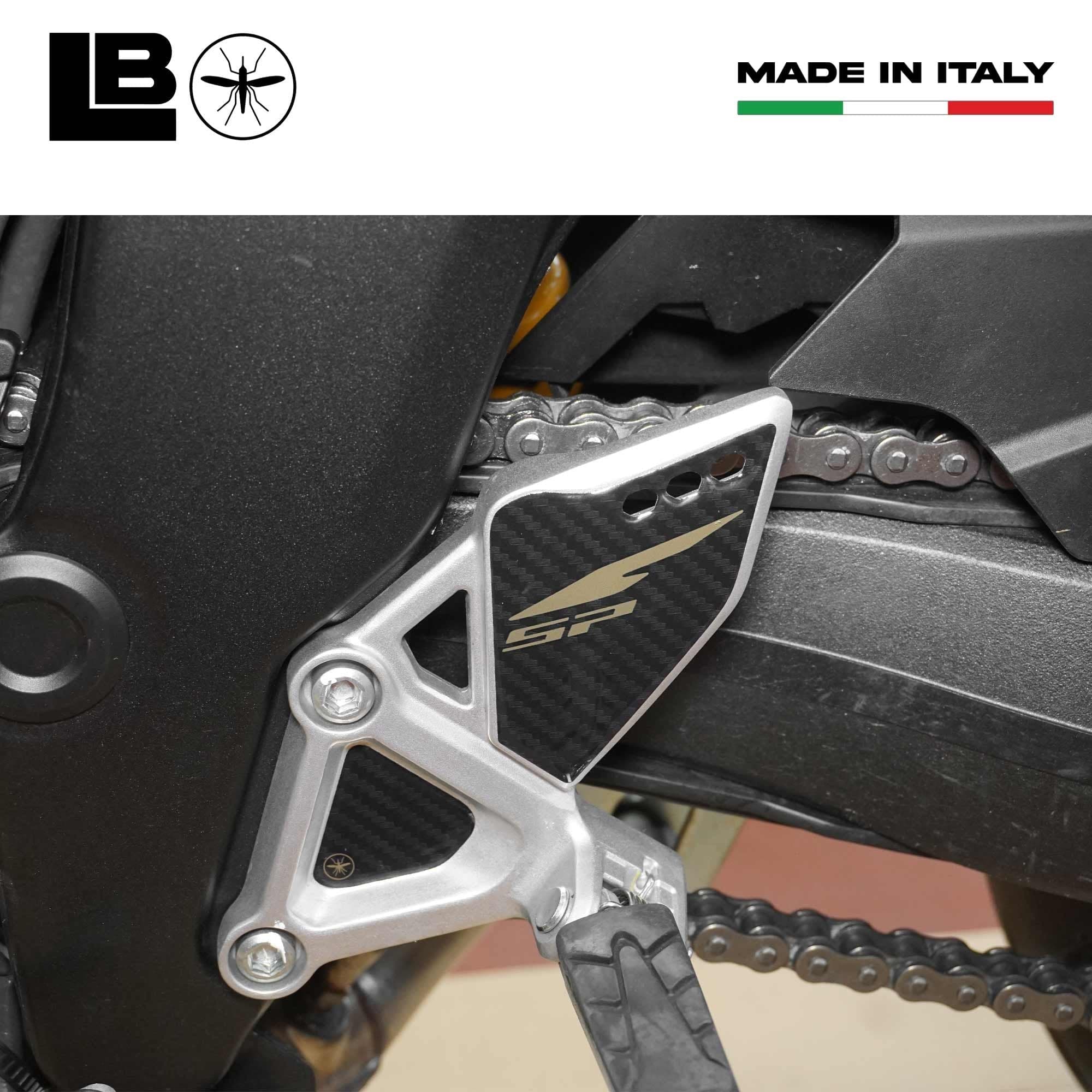 Adesivi 3D Protezioni Laterali Battitaco compatibili con Honda Hornet 1000 2025 in Decalcomanie adesivi e magneti LabelBike - Bibbiano, commercioVirtuoso.it