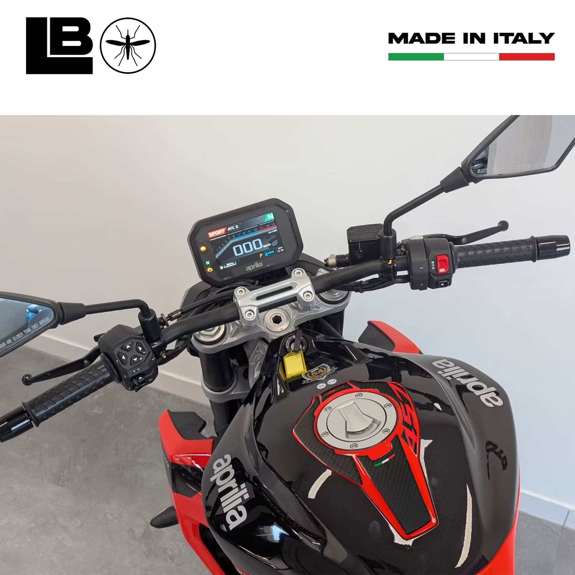 Adesivo 3D Sopraserbatoio protezione moto compatibile con Aprilia Tuono 457 2025 in Paraserbatoio LabelBike - Bibbiano, commercioVirtuoso.it