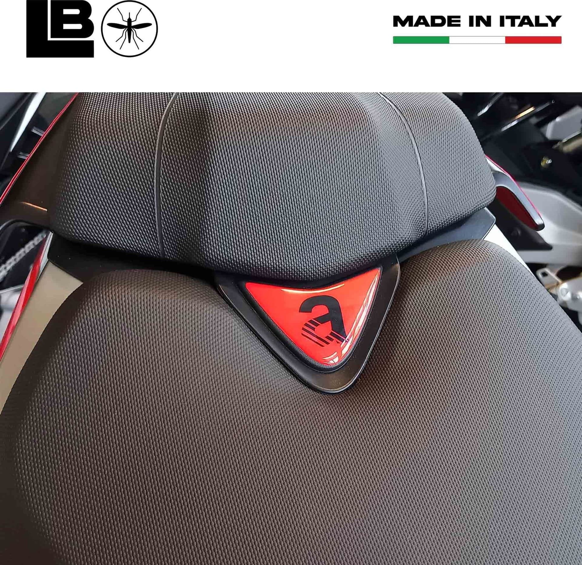 Adesivo 3D Protezione zona Sella moto compatibile con Aprilia Tuono 457 2025 in Decalcomanie adesivi e magneti LabelBike - Bibbiano, commercioVirtuoso.it