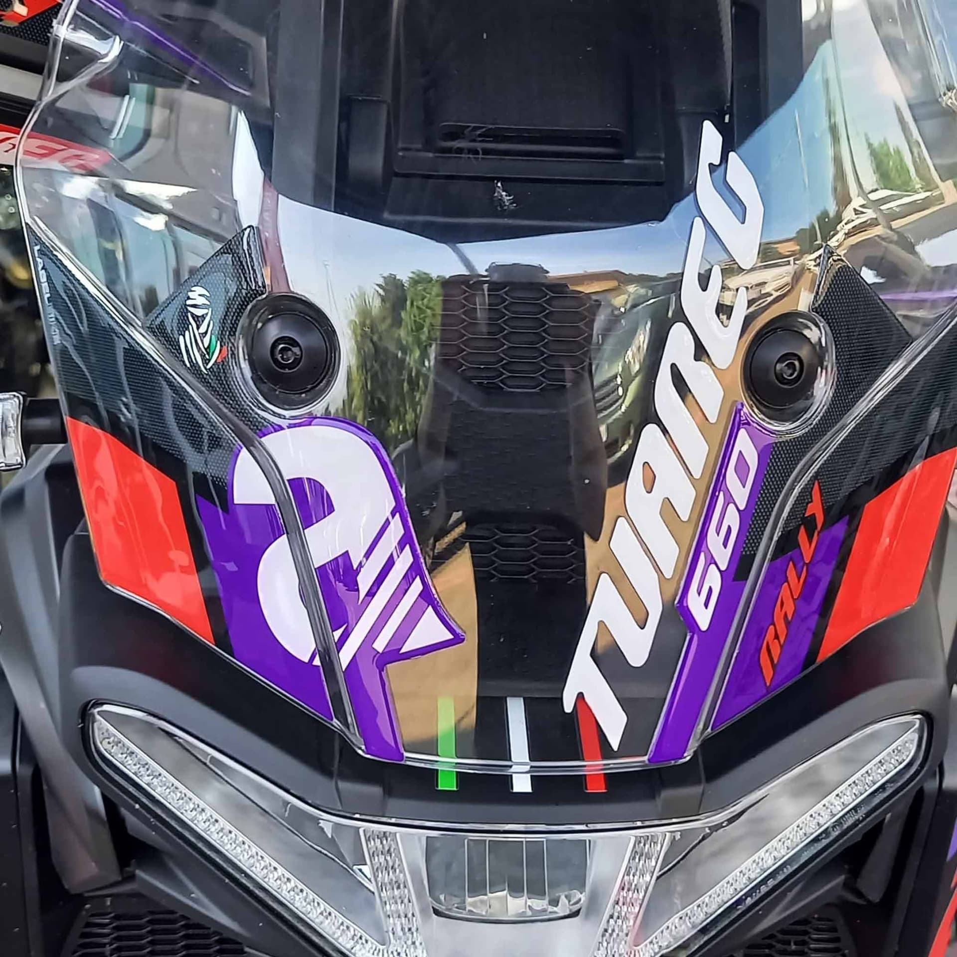 Adesivo 3D Protezione Cupolino moto compatibile con Aprilia Tuareg Rally 660 in Decalcomanie adesivi e magneti LabelBike - Bibbiano, commercioVirtuoso.it