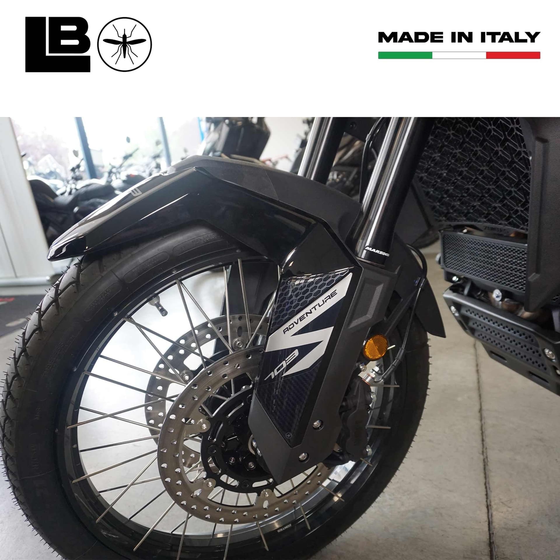 Adesivi 3D Protezioni Parasteli Parafango moto compatibili con Zontes 703F 2025 in Decalcomanie adesivi e magneti LabelBike - Bibbiano, commercioVirtuoso.it