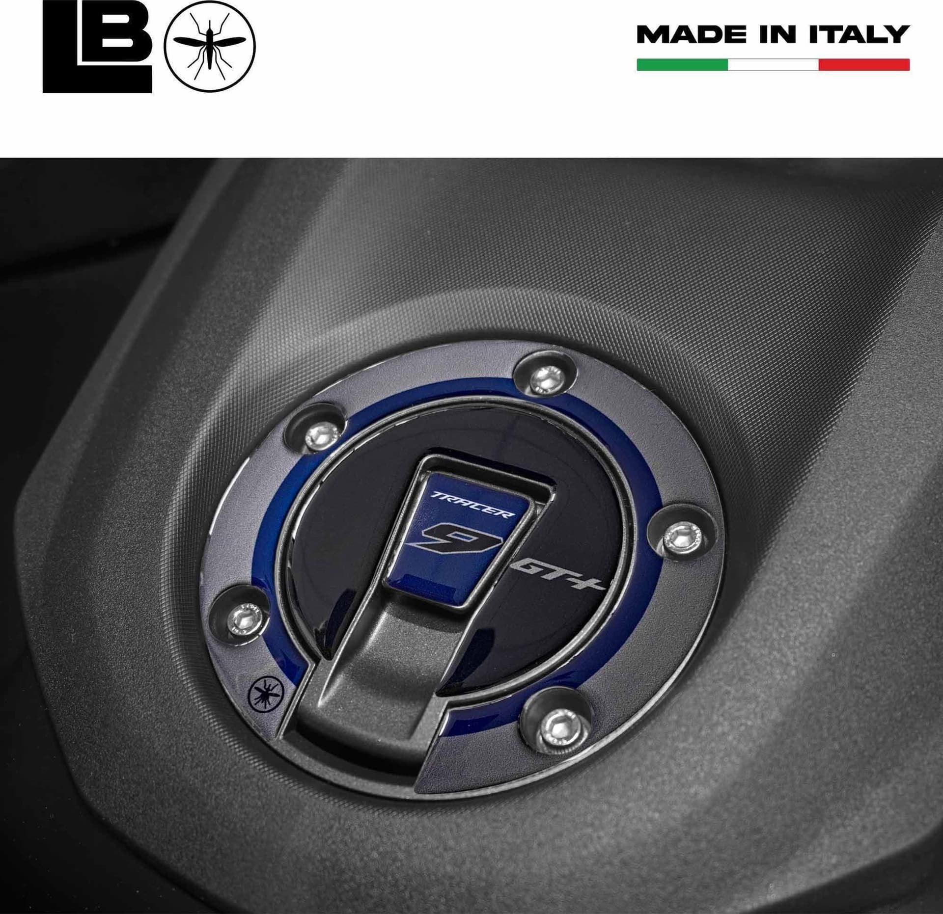Tappo Keyless Serbatoio Adesivo 3D moto compatibile con Yamaha Tracer 9 GT+ 2025 in Decalcomanie adesivi e magneti LabelBike - Bibbiano, commercioVirtuoso.it