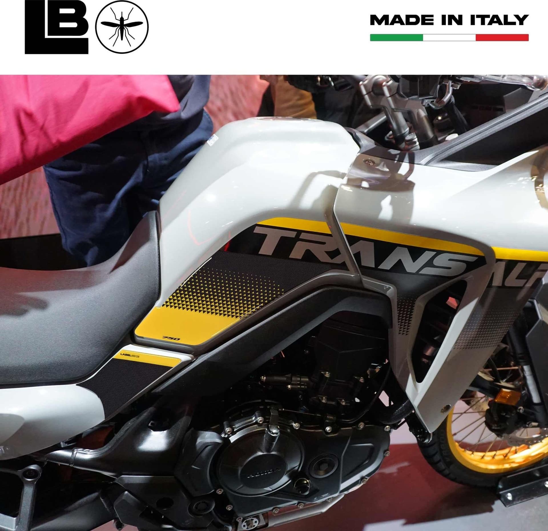 Protezioni Laterali Serbatoio moto Adesivi compatibili con Honda Transalp 2025 in Decalcomanie adesivi e magneti LabelBike - Bibbiano, commercioVirtuoso.it
