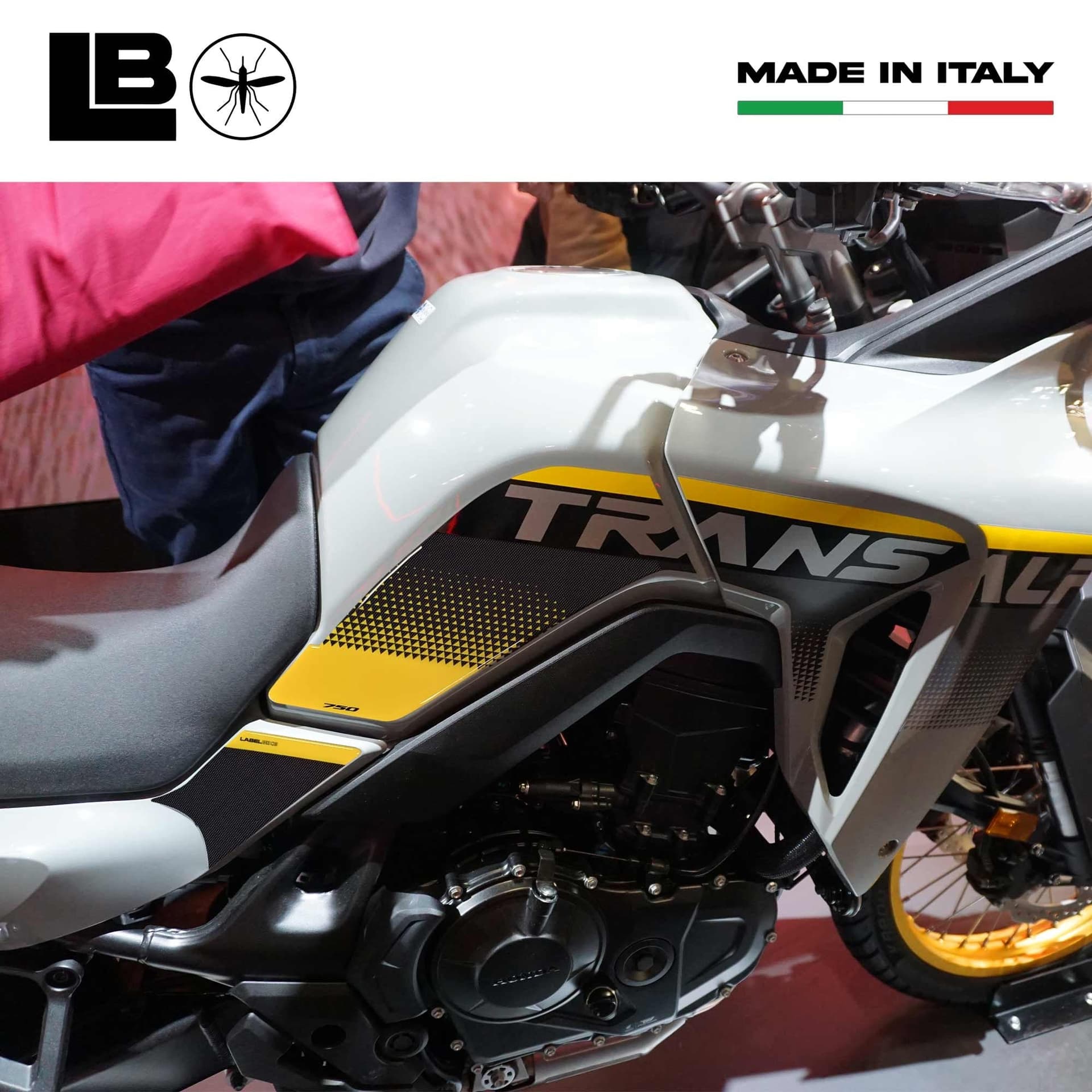 Protezioni Laterali Serbatoio moto Adesivi compatibili con Honda Transalp 2025 in Decalcomanie adesivi e magneti LabelBike - Bibbiano, commercioVirtuoso.it