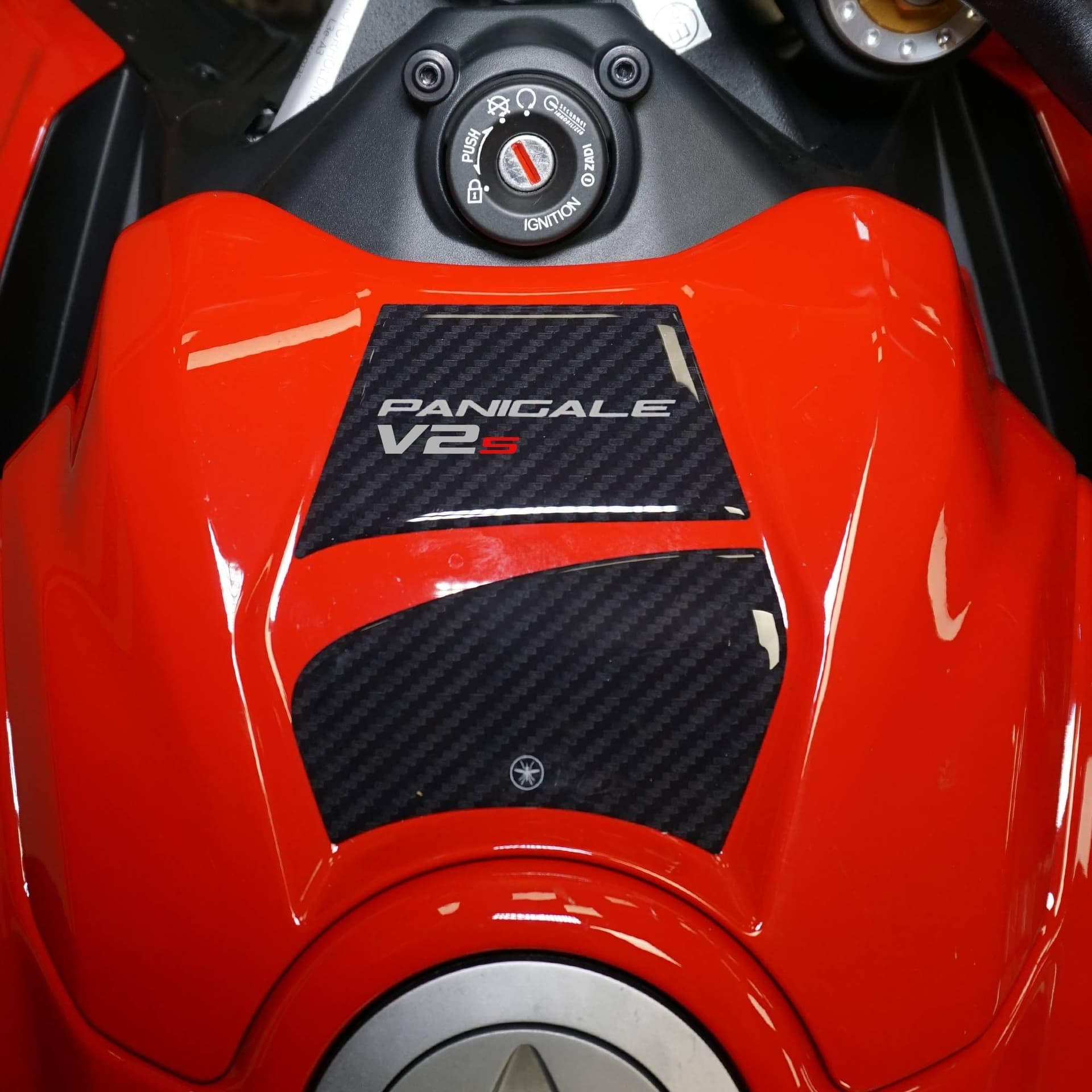 Adesivo 3D Protezione Chiave moto compatibile con Ducati Panigale V2 V2S 2025 in Decalcomanie adesivi e magneti LabelBike - Bibbiano, commercioVirtuoso.it