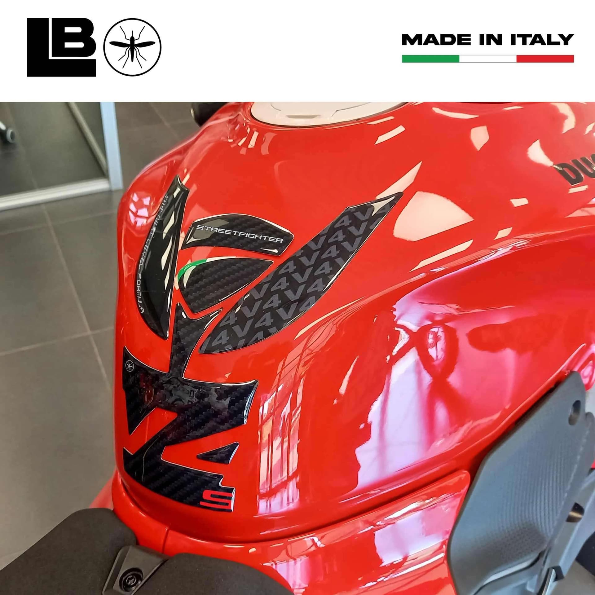 Paraserbatoio moto Adesivo 3D compatibile con Ducati Streetfighter V4 V4S 2025 in Paraserbatoio LabelBike - Bibbiano, commercioVirtuoso.it