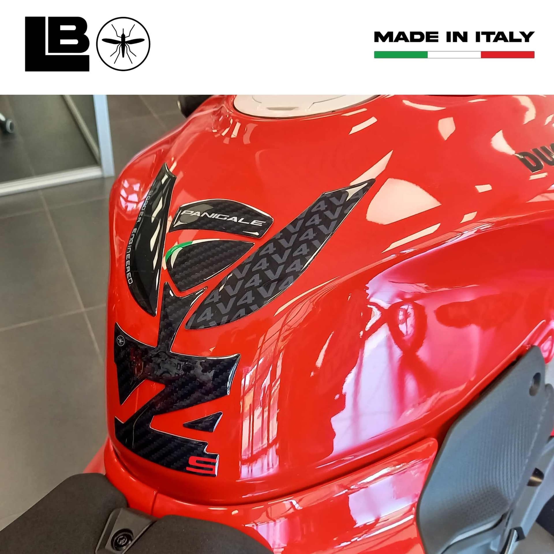 Paraserbatoio Moto Adesivo Gel 3D compatibile con Ducati Panigale V4 V4S 2025 in Paraserbatoio LabelBike - Bibbiano, commercioVirtuoso.it