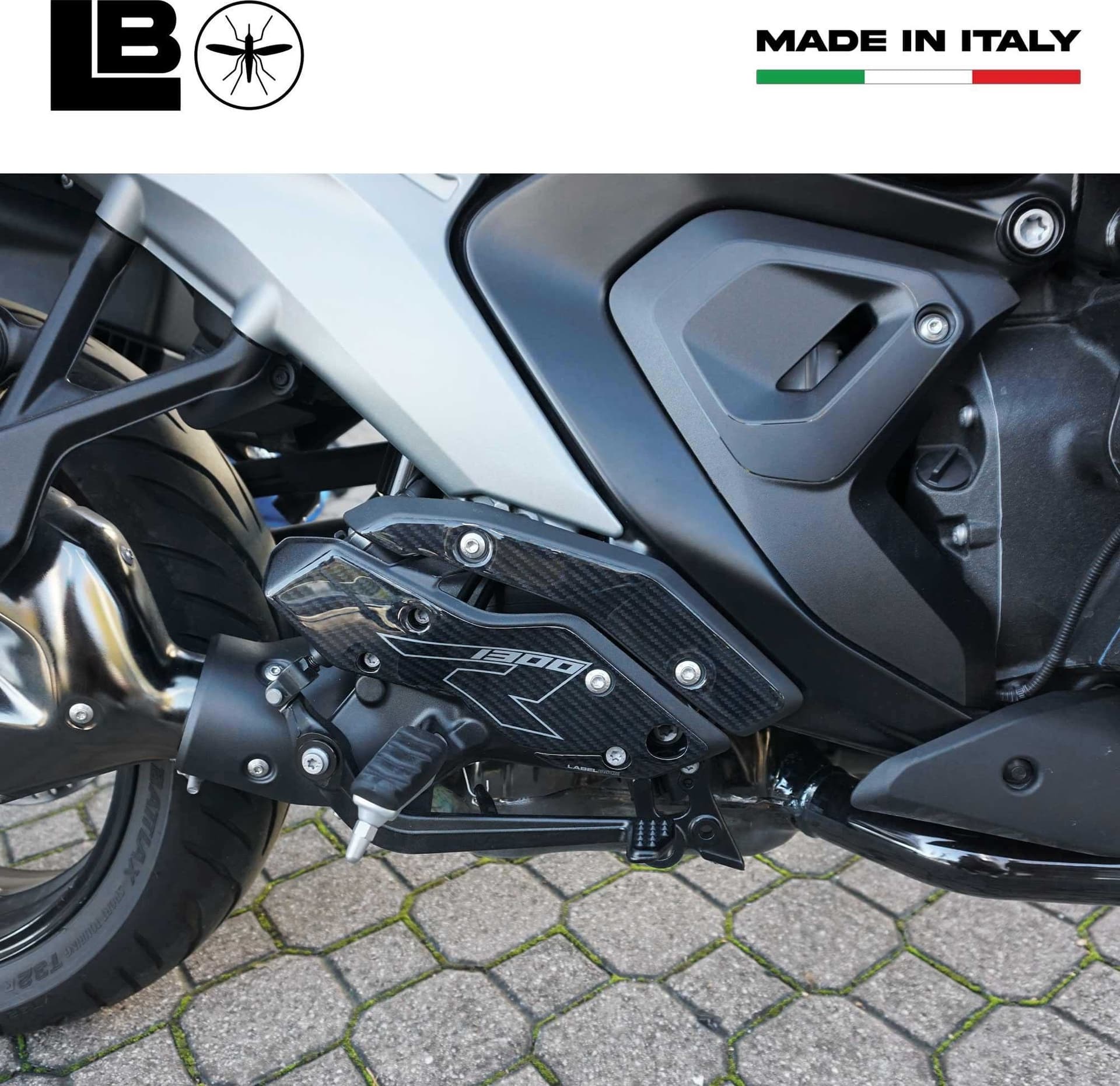 Adesivi 3D Pedane Poggiapiedi Battitacco moto compatibili con BMW R1300 R RS in Poggiapiedi LabelBike - Bibbiano, commercioVirtuoso.it