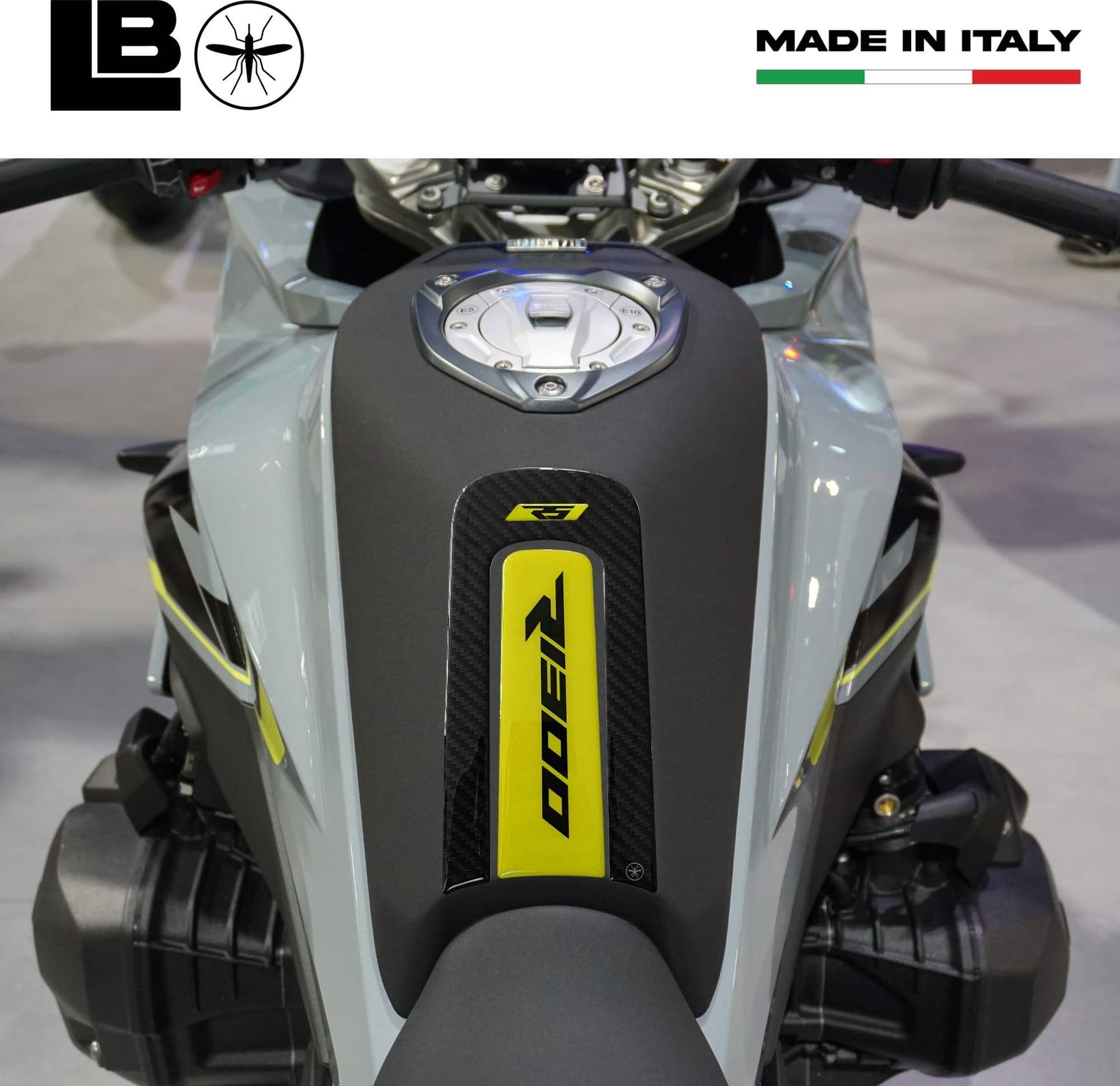 Paraserbatoio moto Adesivo 3D Protezione serbatoio compatibile con Bmw R1300RS in Paraserbatoio LabelBike - Bibbiano, commercioVirtuoso.it