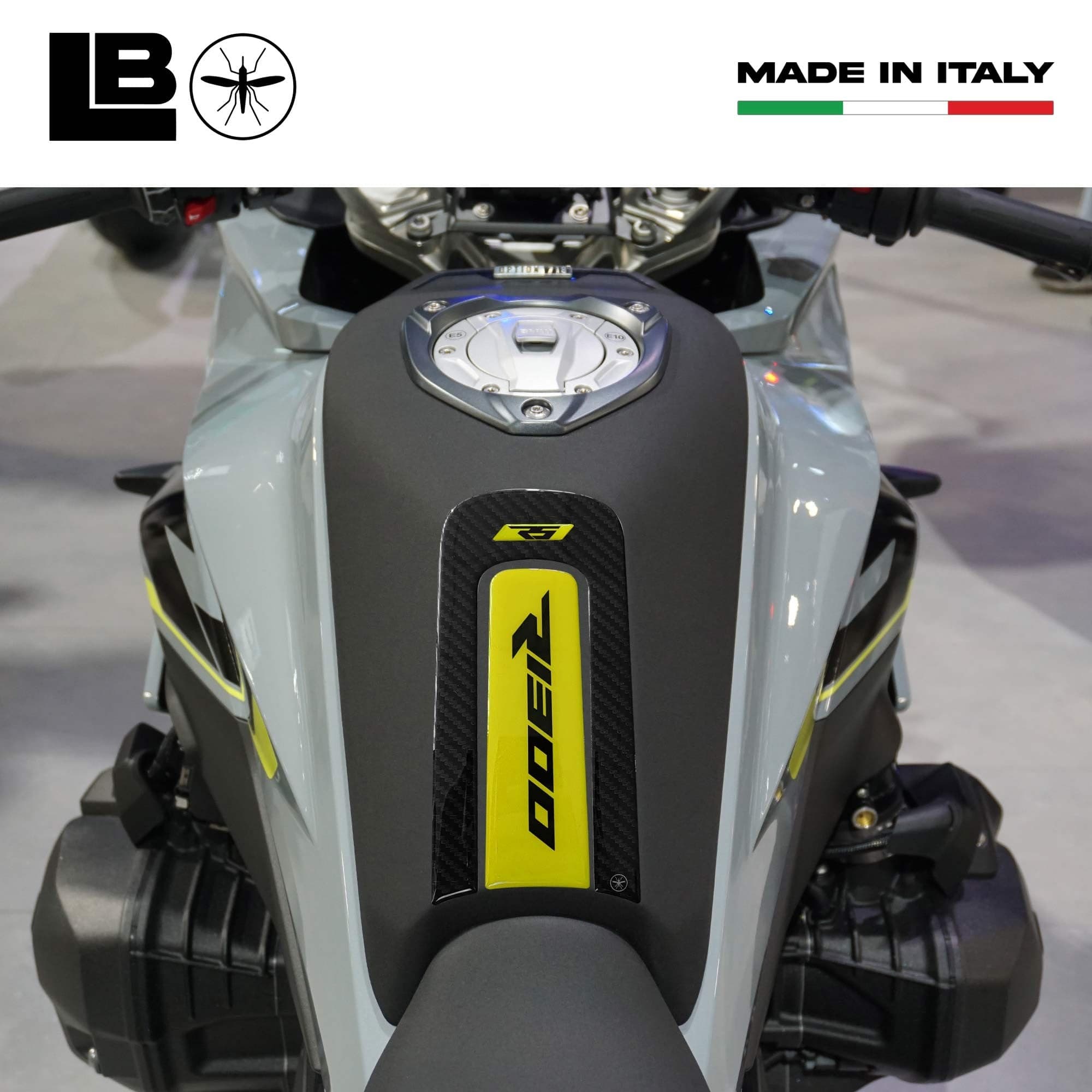 Paraserbatoio moto Adesivo 3D Protezione serbatoio compatibile con Bmw R1300RS in Paraserbatoio LabelBike - Bibbiano, commercioVirtuoso.it