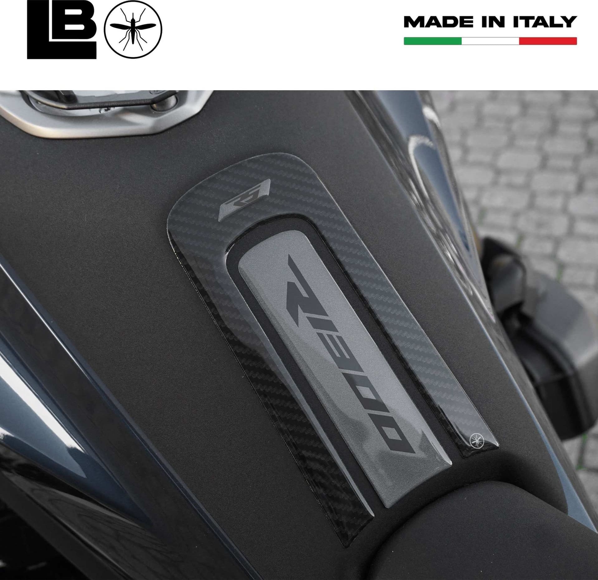 Paraserbatoio moto Adesivo 3D Protezione serbatoio compatibile con Bmw R1300RS in Paraserbatoio LabelBike - Bibbiano, commercioVirtuoso.it