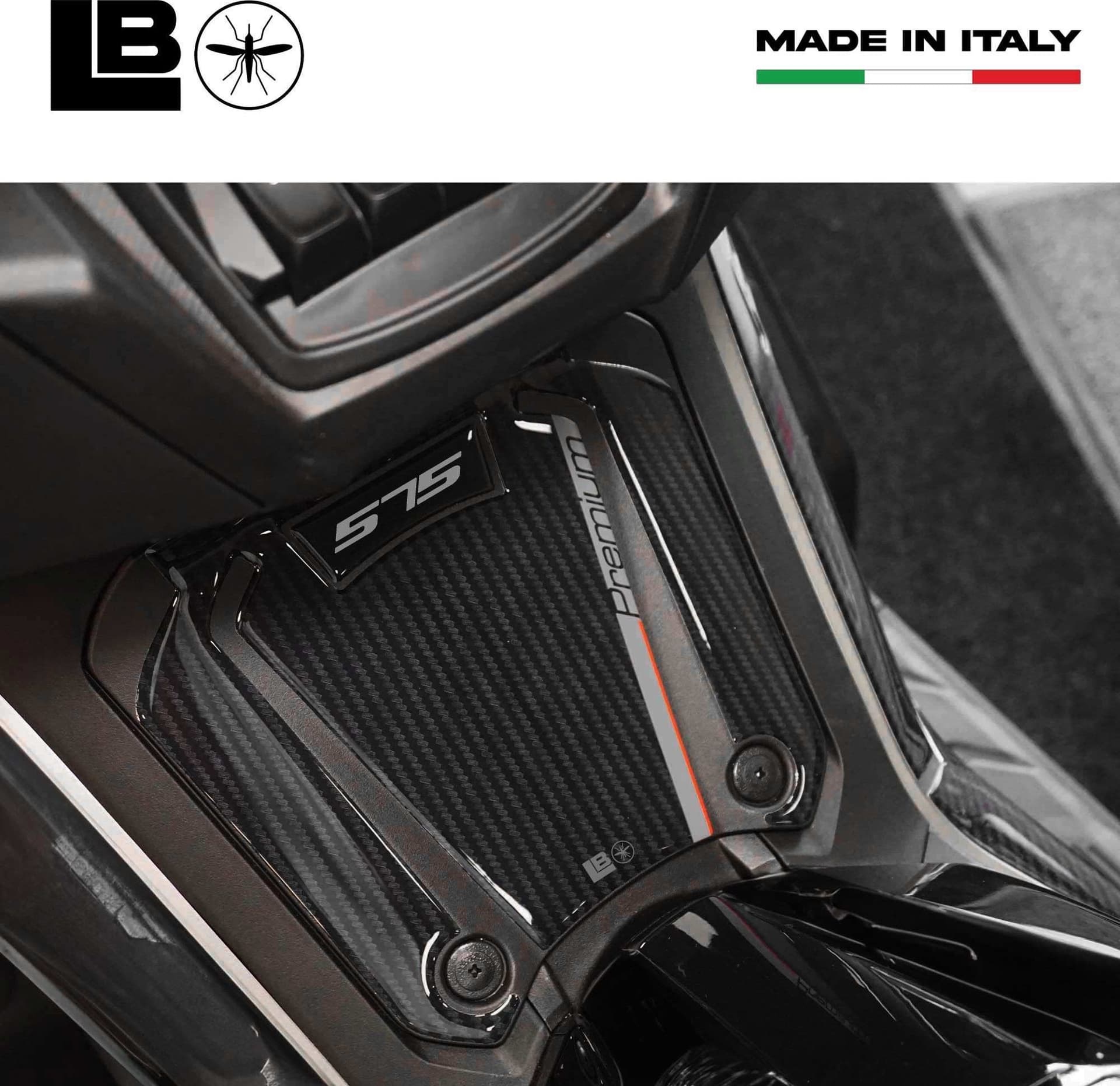 Adesivo Gel 3D Protezione Pedana scooter compatibile con Kymco Ak575 Premium in Decalcomanie adesivi e magneti LabelBike - Bibbiano, commercioVirtuoso.it