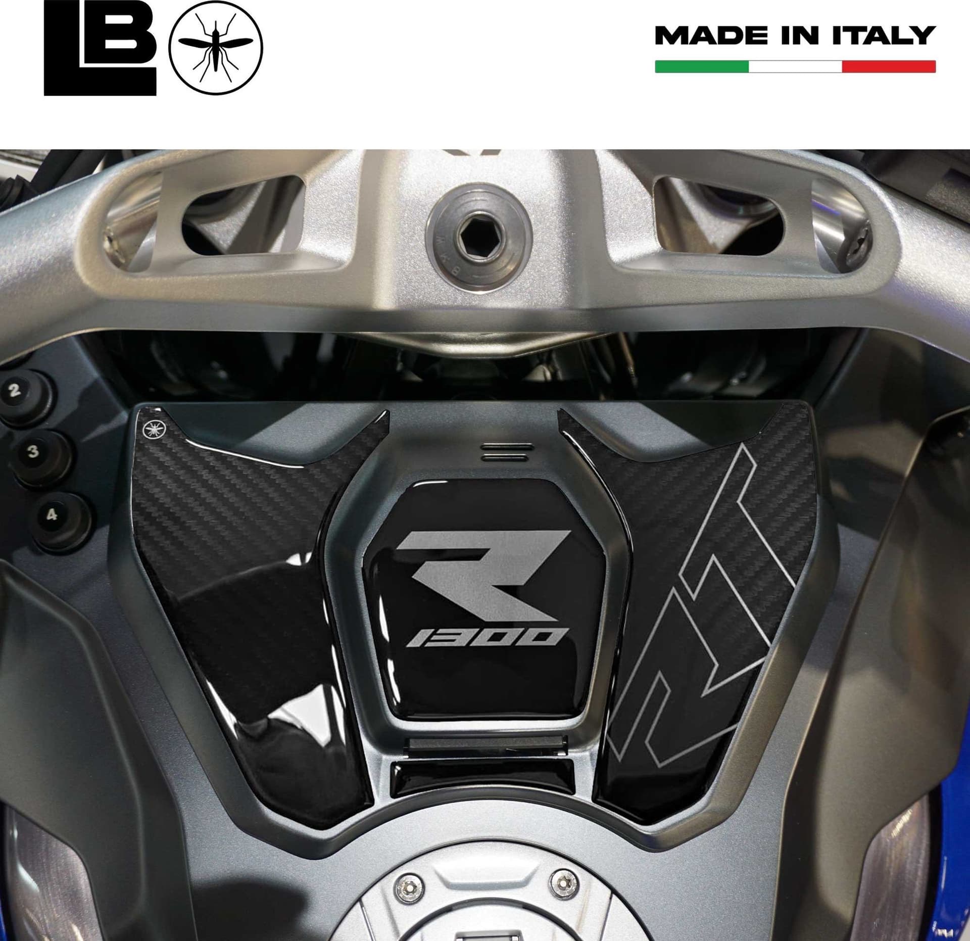 Adesivo 3D Protezione Sportellino Serbatoio moto compatibile con BMW R1300RT in prodotto LabelBike - Bibbiano, commercioVirtuoso.it