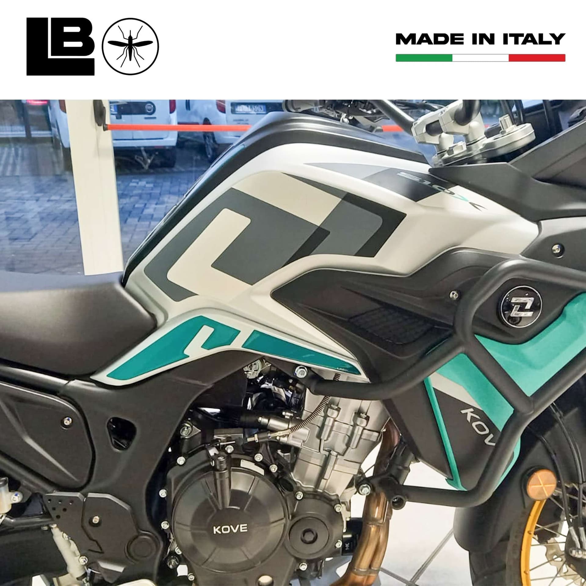 Adesivi resinati 3D compatibili con Kove 510X Protezioni laterali serbatoio moto in Decalcomanie adesivi e magneti LabelBike - Bibbiano, commercioVirtuoso.it