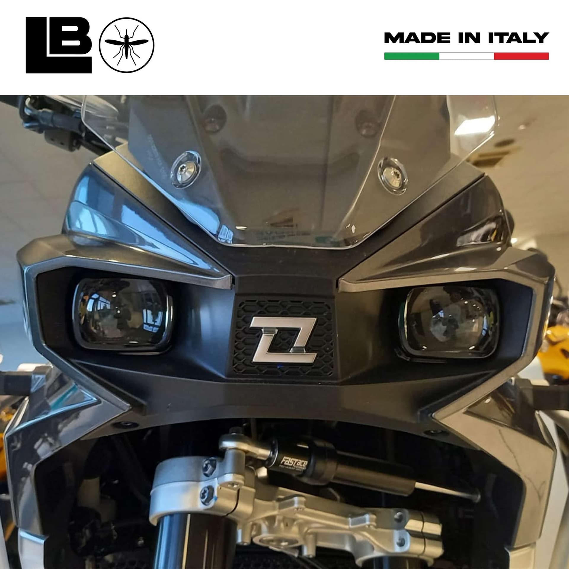 Adesivi resinati 3D compatibili con Kove 800X Protezioni Cornice Faro moto in Decalcomanie adesivi e magneti LabelBike - Bibbiano, commercioVirtuoso.it