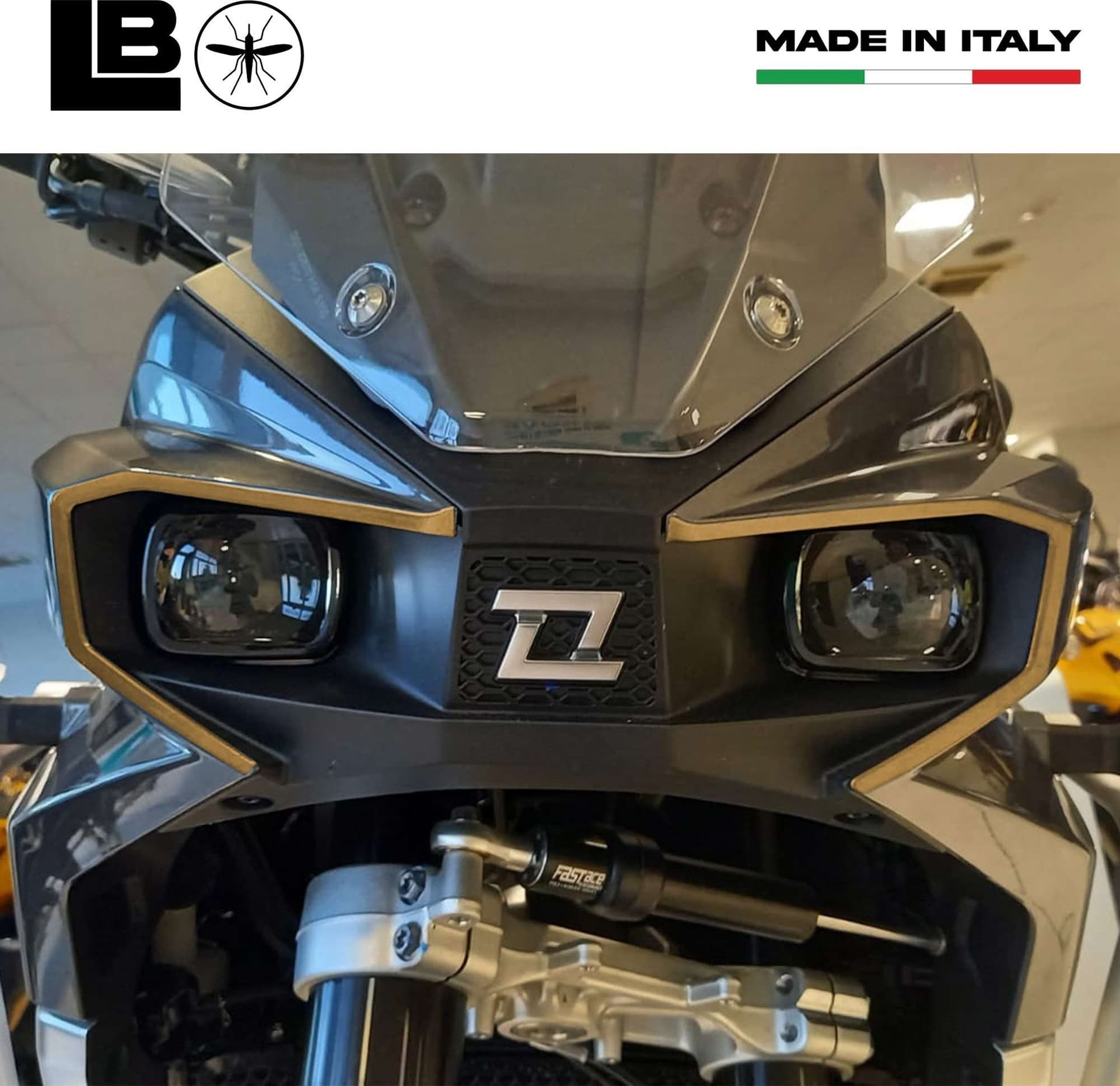 Adesivi resinati 3D compatibili con Kove 800X Protezioni Cornice Faro moto in Decalcomanie adesivi e magneti LabelBike - Bibbiano, commercioVirtuoso.it
