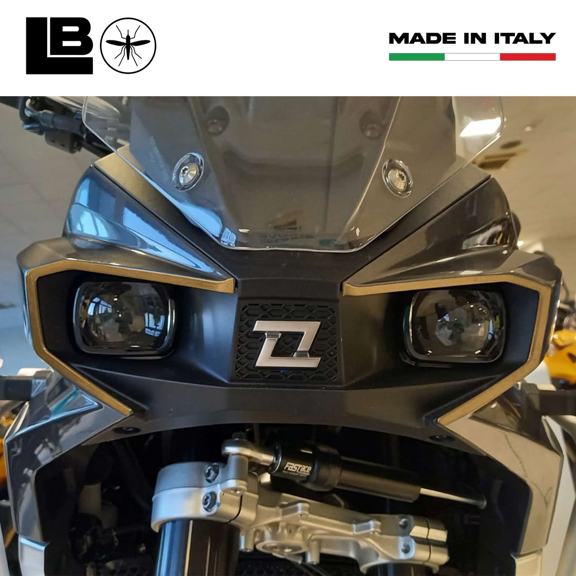 Adesivi resinati 3D compatibili con Kove 800X Protezioni Cornice Faro moto in Decalcomanie adesivi e magneti LabelBike - Bibbiano, commercioVirtuoso.it