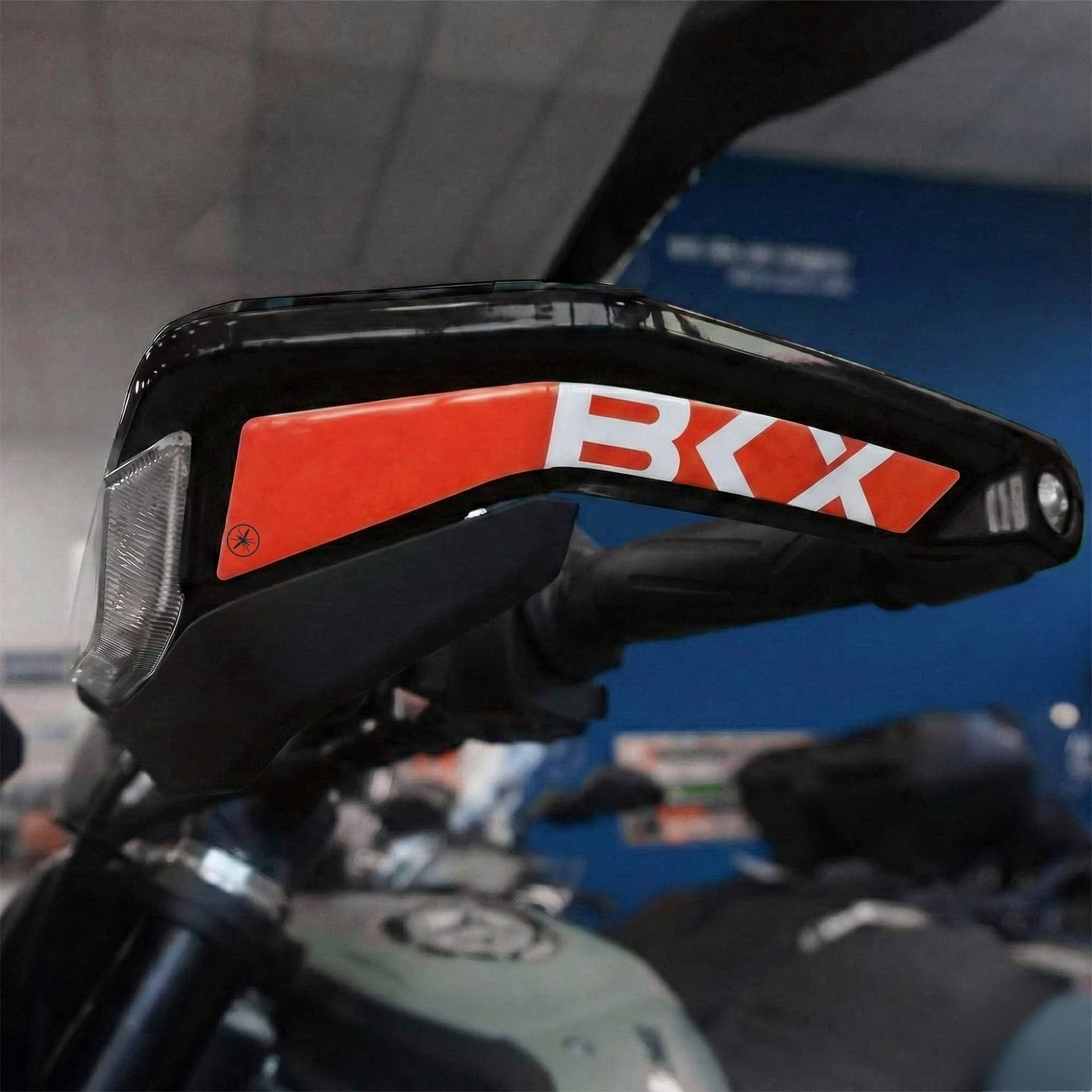 Protezioni Paramani moto adesivi resinati 3D compatibili con Benelli BKX 125s in Decalcomanie adesivi e magneti LabelBike - Bibbiano, commercioVirtuoso.it