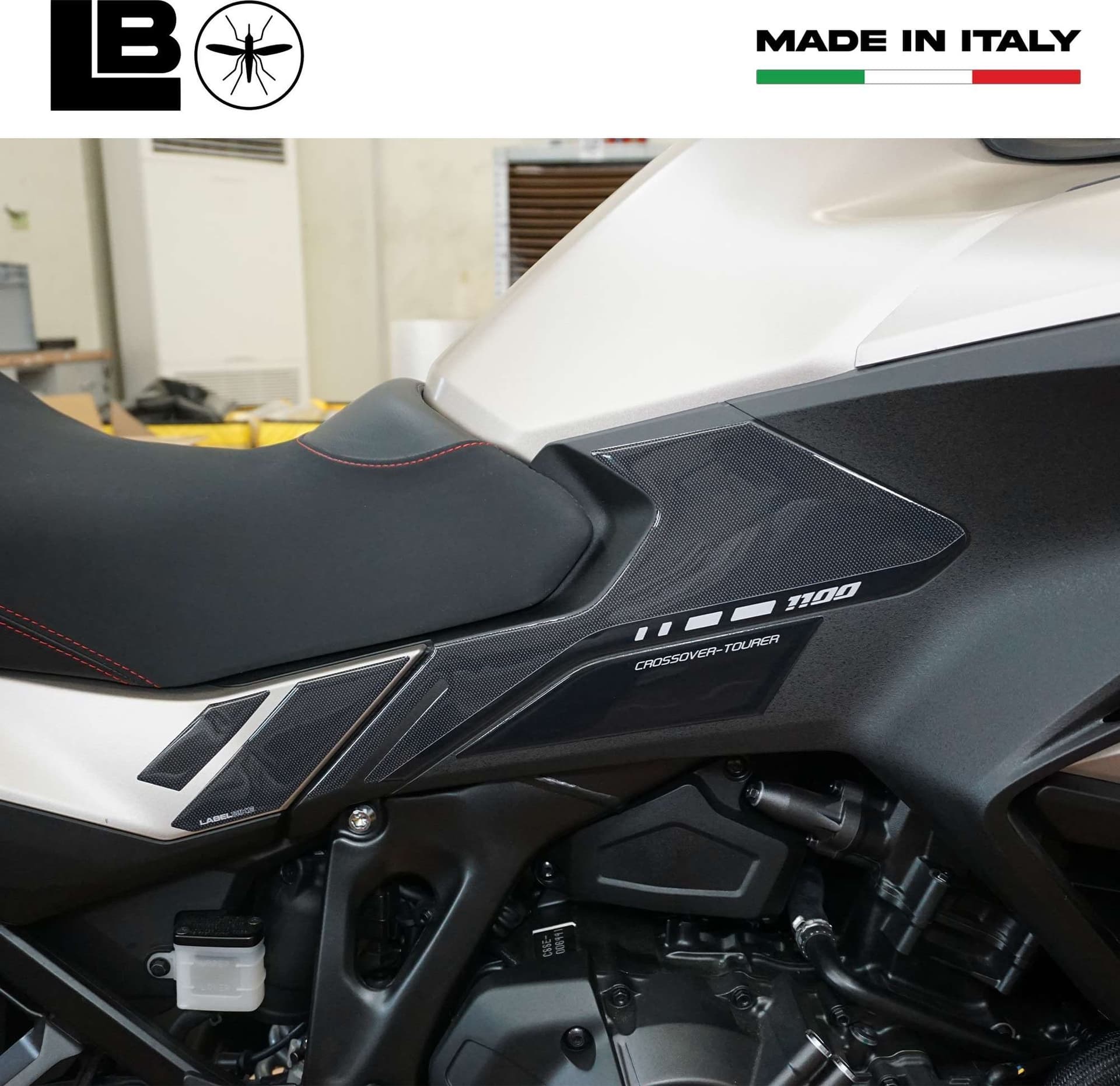 Protezioni laterali serbatoio Adesivi 3D compatibili con Honda Nt1100 2025-2026 in Decalcomanie adesivi e magneti LabelBike - Bibbiano, commercioVirtuoso.it