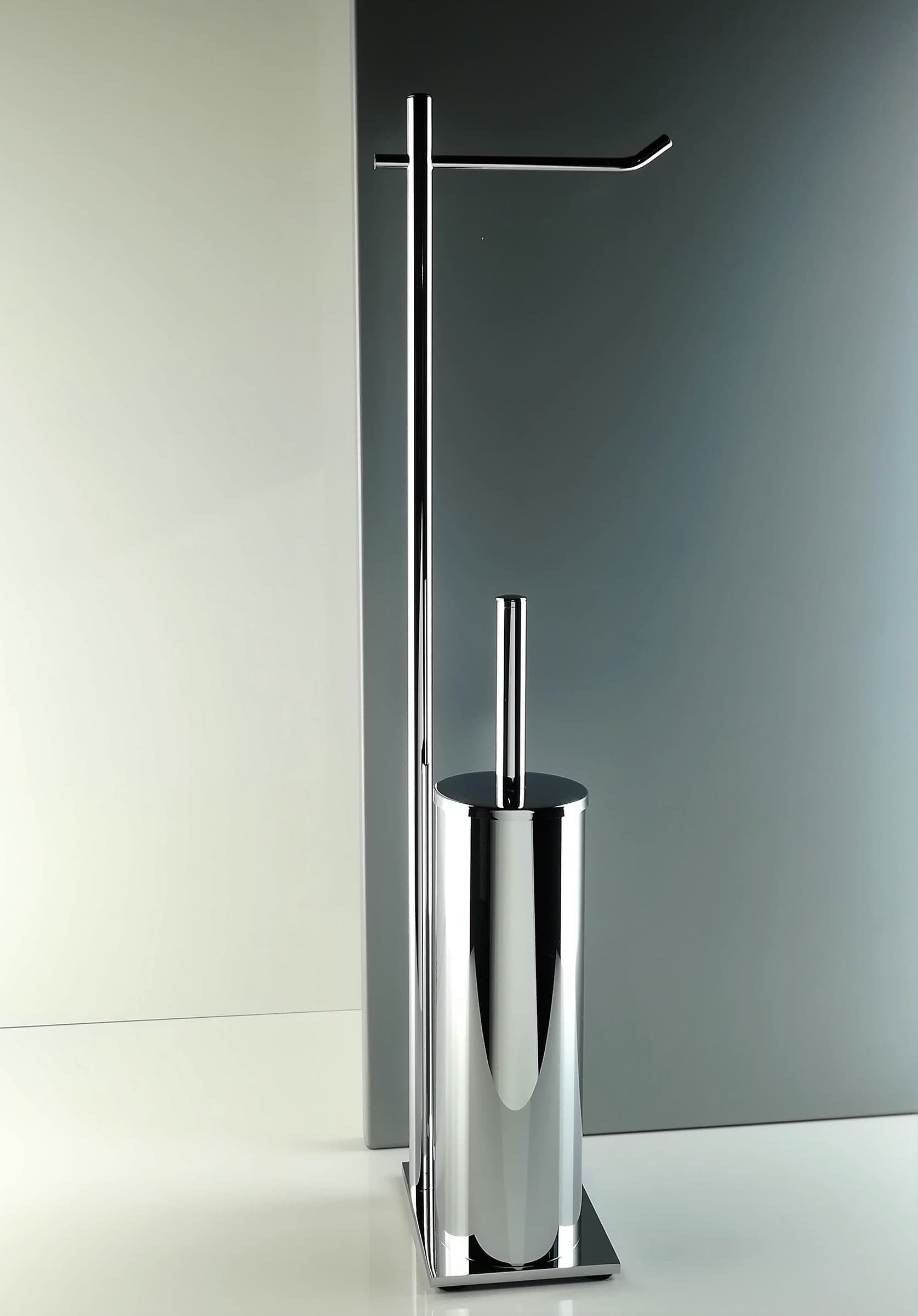 Piantana bagno water in ottone cromato base rettangolare cm 12 x 10 - piantana bagno in Scopini e porta scopini Bottiglioni - Colle di Val d’Elsa, commercioVirtuoso.it