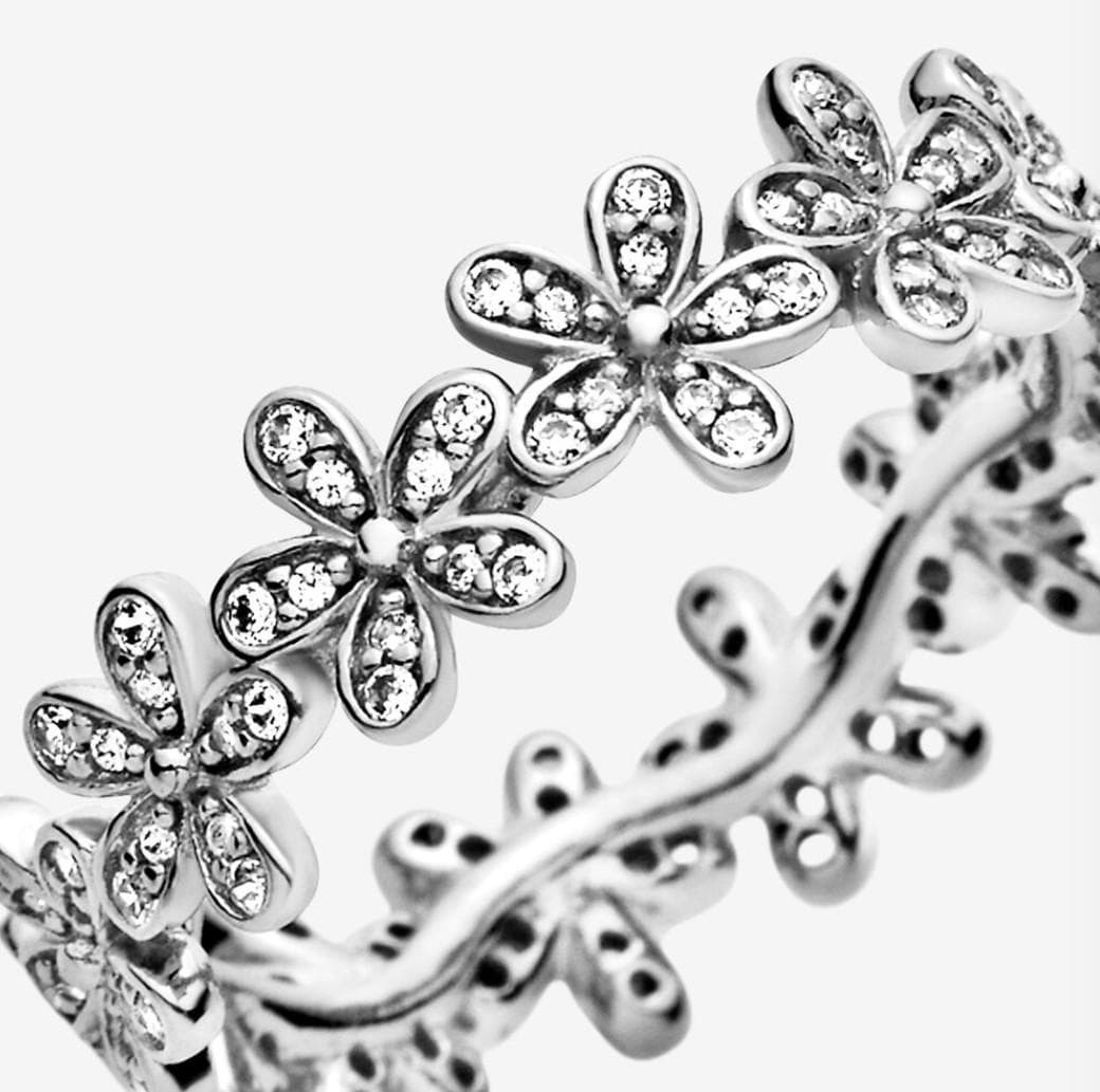Pandora Anello margherita in Anelli Alba Gioielli - Casoria, commercioVirtuoso.it