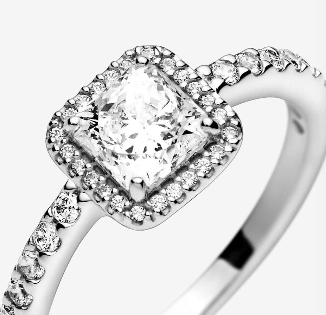 Pandora Anello Punto Luce scintillante con pietra quadrata in Anelli Alba Gioielli - Casoria, commercioVirtuoso.it