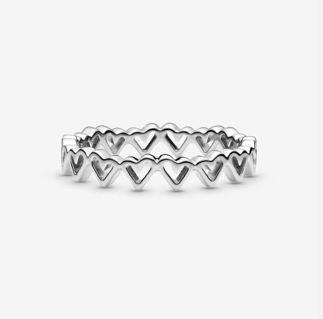 Pandora Anello Fascia di Cuori disegnati in Anelli Alba Gioielli - Casoria, commercioVirtuoso.it