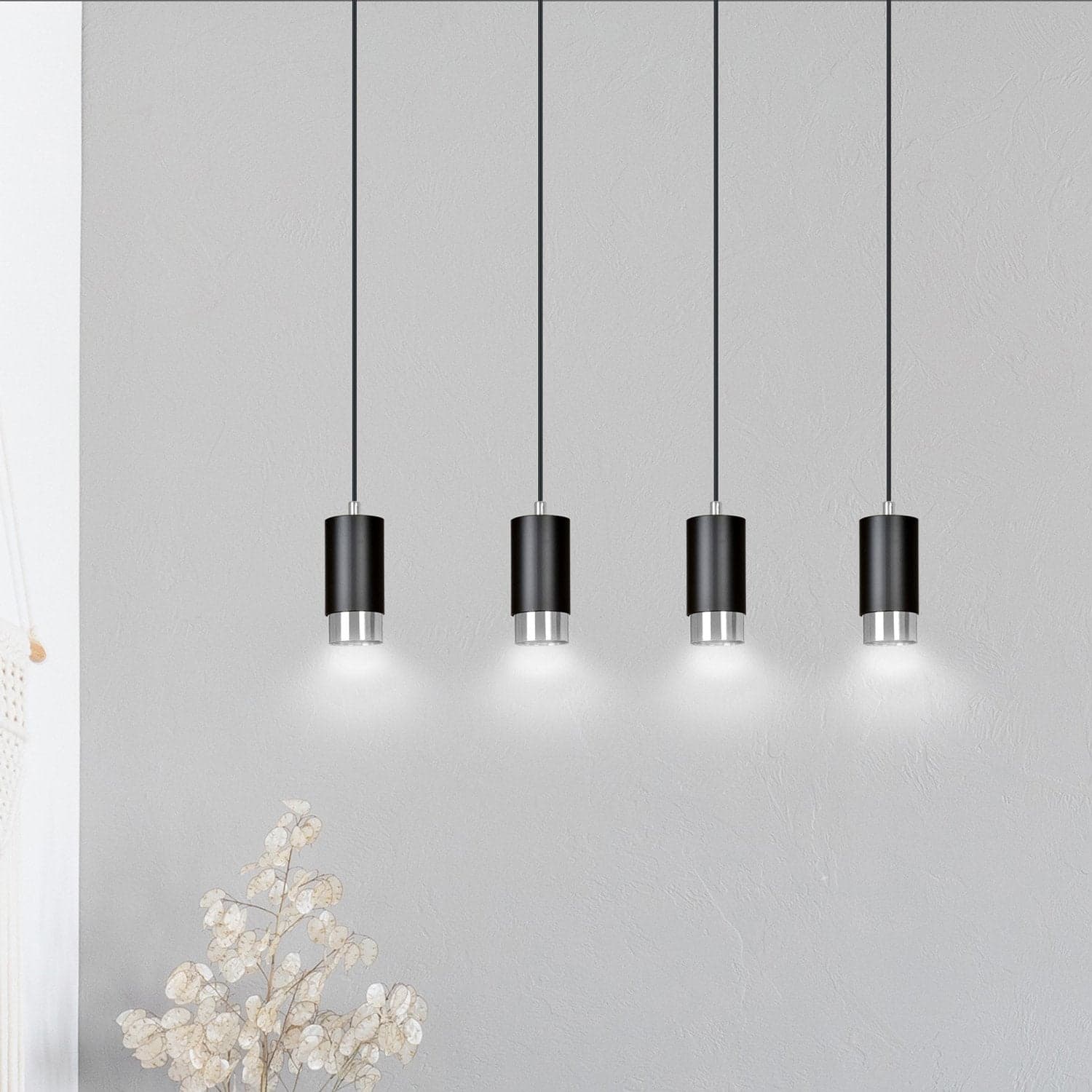 Lampadario 4 Luci Fumiko Con Cilindri In Acciaio Nero E Cromo in Lampade a sospensione LuceArt - Montecorvino Pugliano, commercioVirtuoso.it