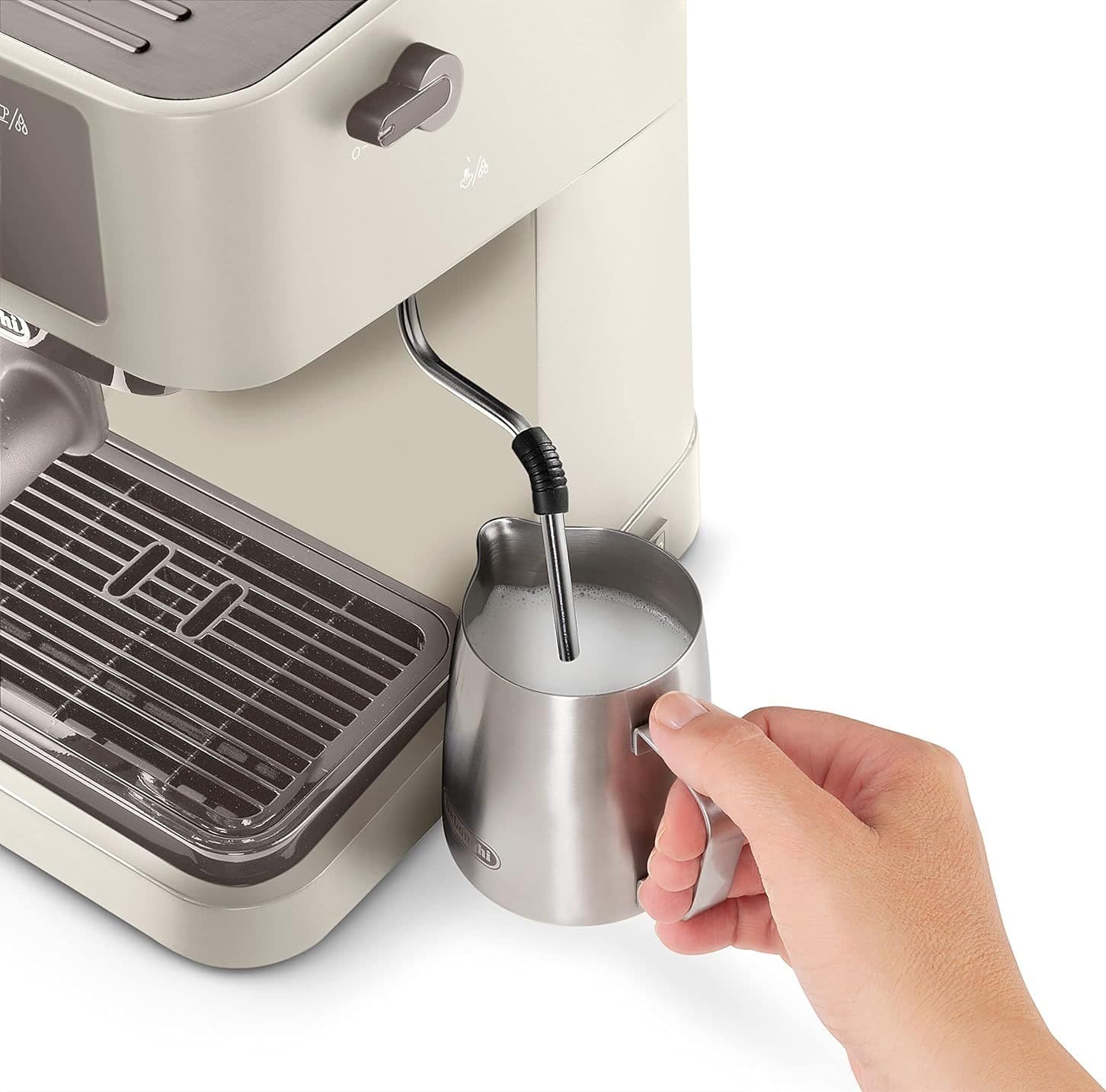 De'Longhi Stilosa EC235.CR, Macchina da caffè manuale, sistema cappuccino, caffè in polvere o Capsule ESE, serbatoio da 1 litro, 1100 W, caldaia in acciaio inossidabile, 1100 W, colore crema in Autocategorizzazione Elettroccasione - Terlizzi, commercioVirtuoso.it