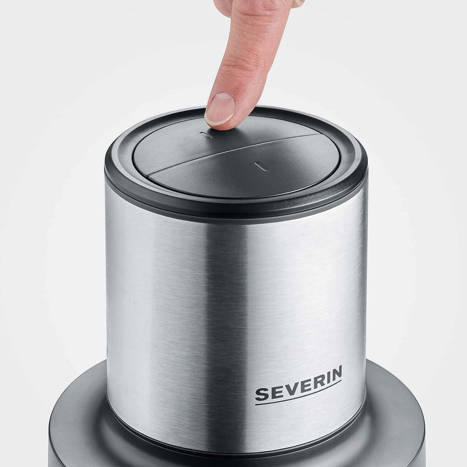 Severin Tritatutto da Cucina Elettrico, 1 Litro, 400W, 2 Velocità, Trita Ghiaccio, Disco Emulsionante, Inserto Pela Aglio, Ciotola in Vetro, BPA Free, 15,5 x 15,5 x 24,7 cm, Nero/Inox - KM 3867 in Autocategorizzazione Elettroccasione - Terlizzi, commercioVirtuoso.it
