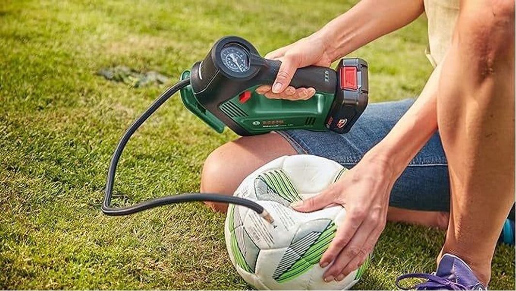 BOSCH - COMPRESSORE D'ARIA UNIVERSALPUMP 18V PRESIONE 10,30 BAR in Compressori portatili Stockdoc - Terni, commercioVirtuoso.it