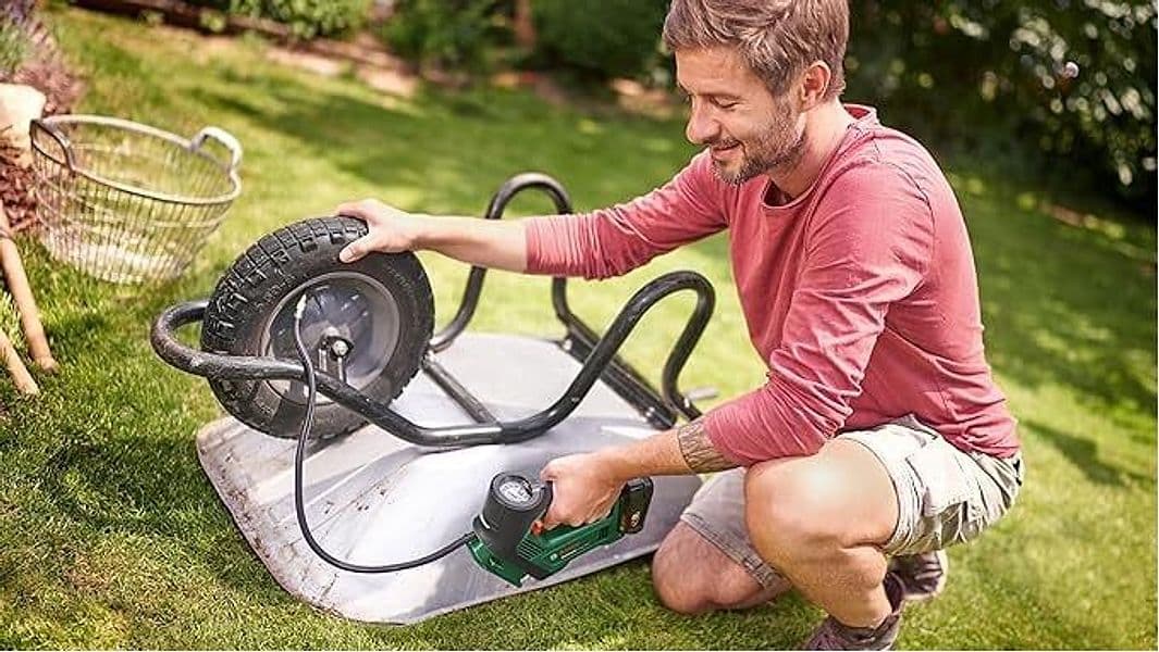 BOSCH - COMPRESSORE D'ARIA UNIVERSALPUMP 18V PRESIONE 10,30 BAR in Compressori portatili Stockdoc - Terni, commercioVirtuoso.it