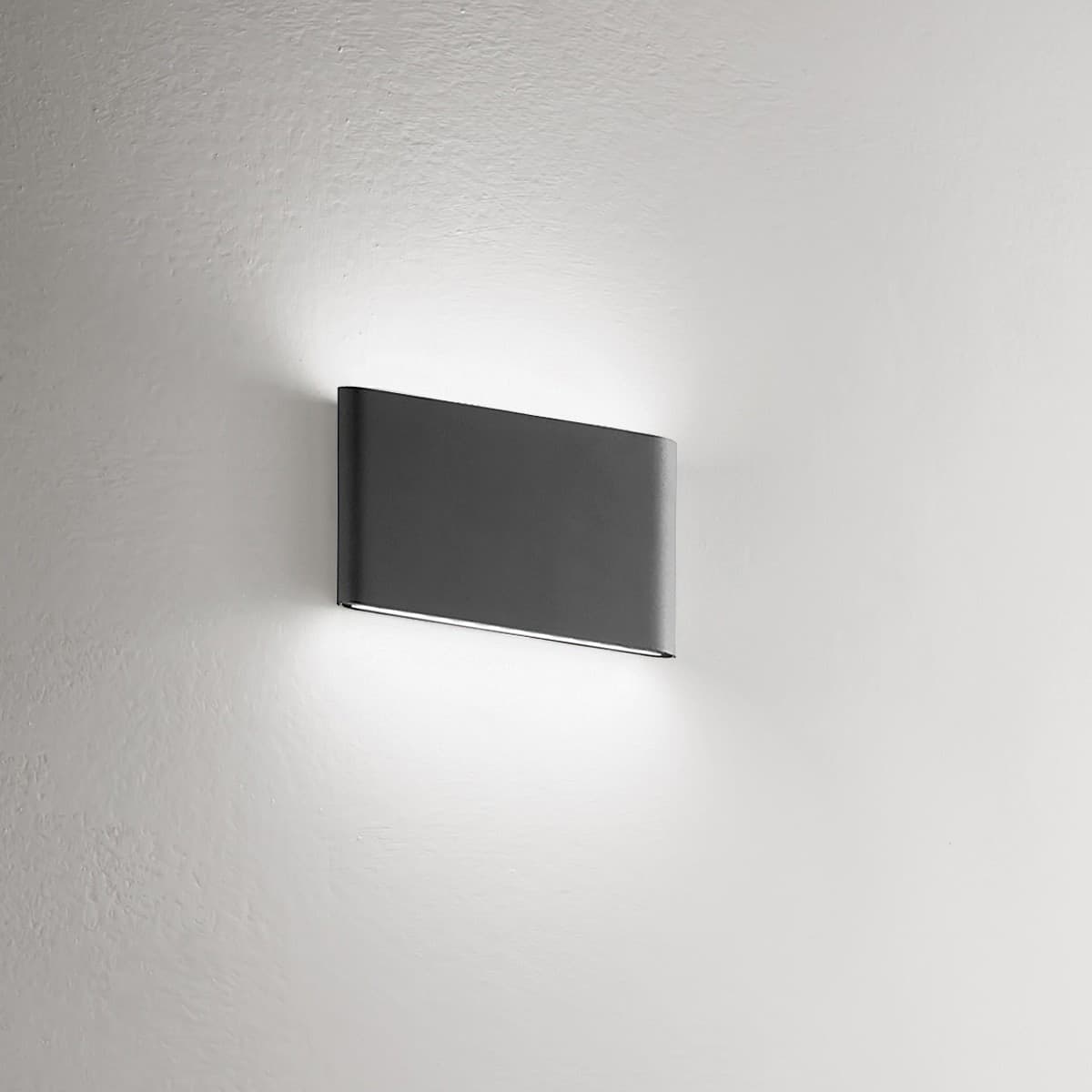 Applique esterno Gea Led TAARHI 175 GES881C IP54 LED alluminio lampada parete esterno biemissione in Lampade da parete Lampadari Bartalini - Colle di Val d’Elsa, commercioVirtuoso.it