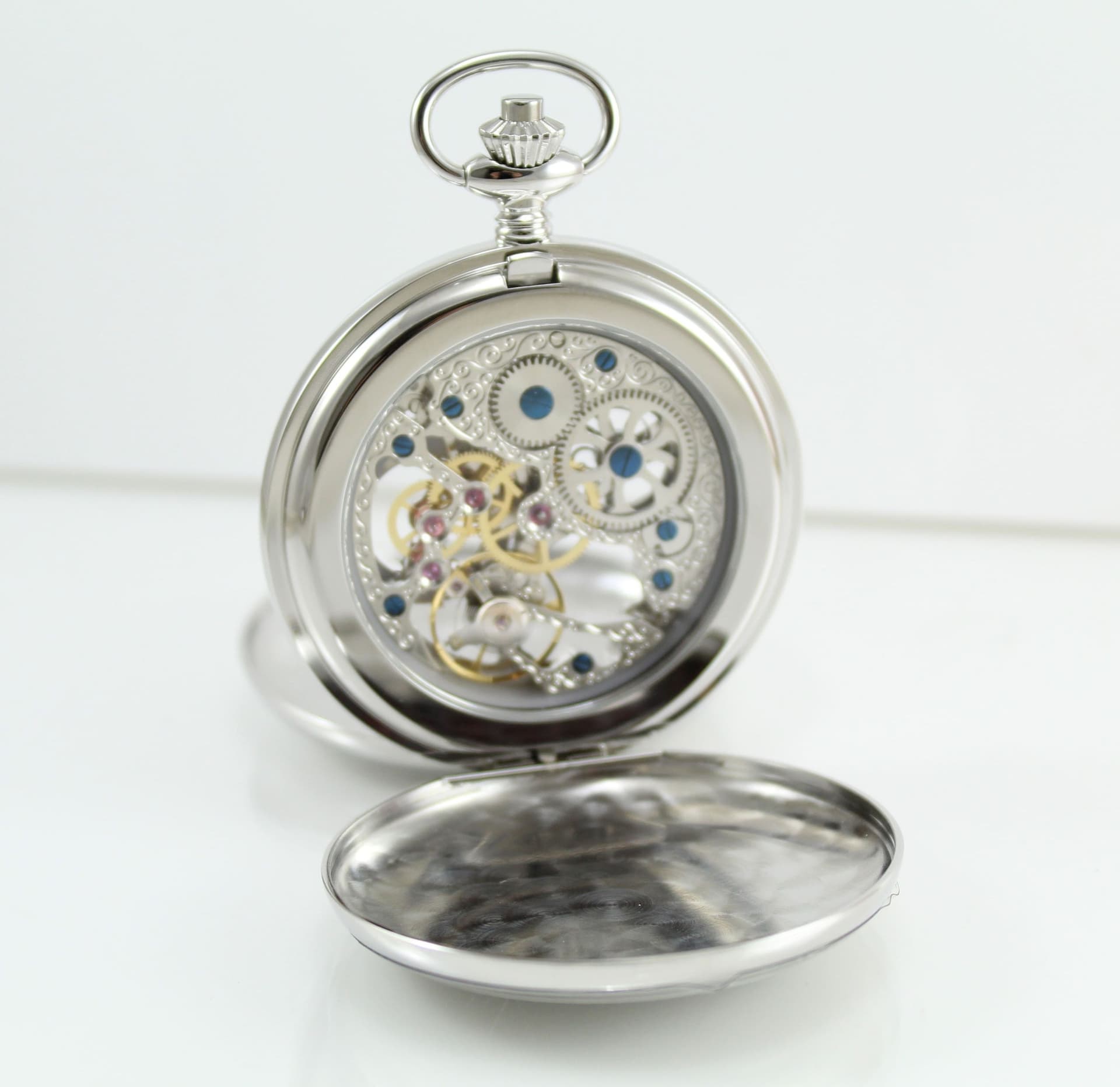 Orologio da tasca carica manuale Lowell con movimento a vista in Orologi da tasca Gioielleria Saba - Dolianova, commercioVirtuoso.it