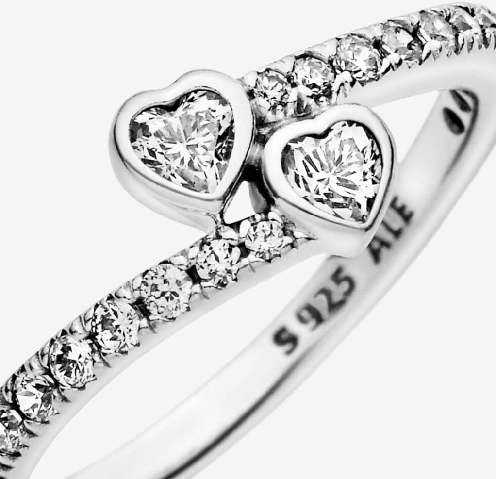 Pandora Anello due cuori scintillanti in Anelli Alba Gioielli - Casoria, commercioVirtuoso.it