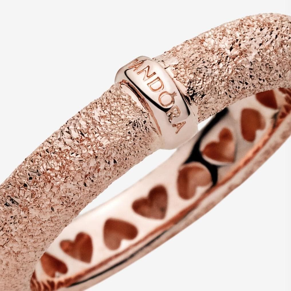 Pandora Anello Finitura Mat Rosè in Anelli Alba Gioielli - Casoria, commercioVirtuoso.it