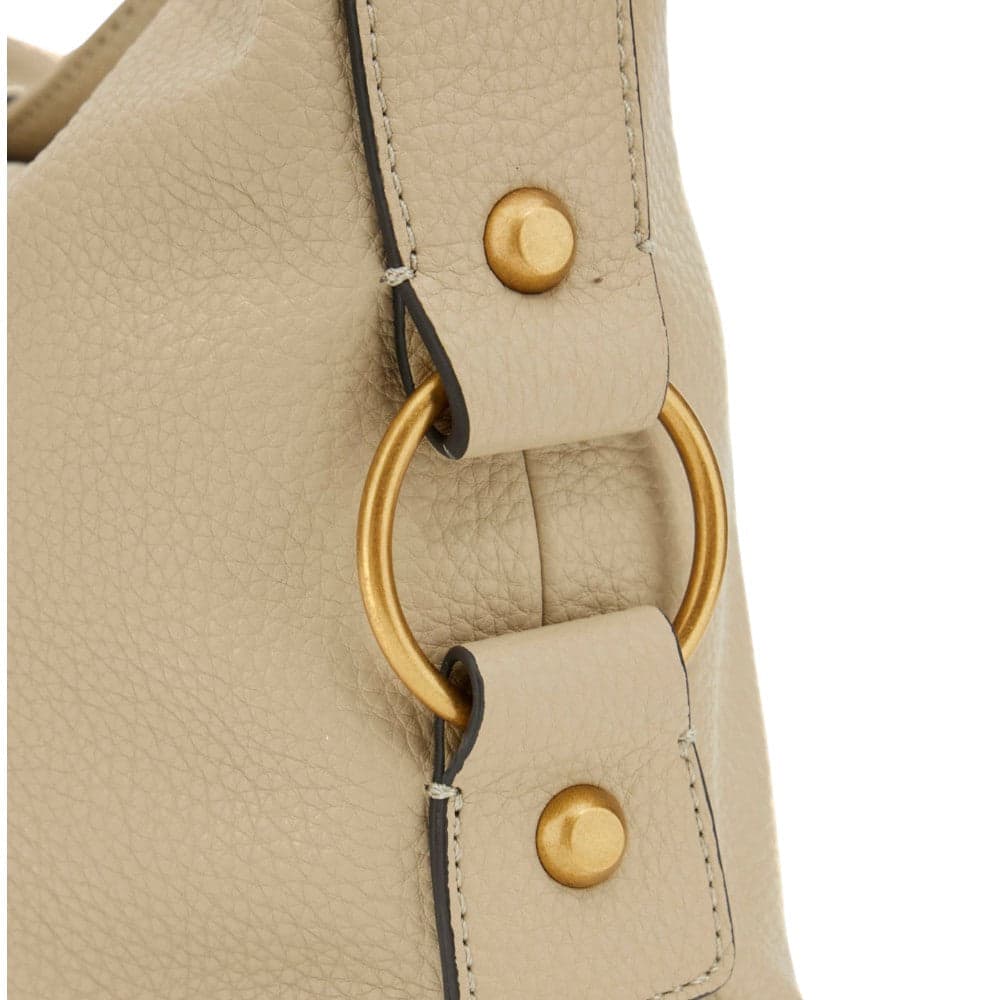 Borsa a spalla color osso CAMDEN HWBB9308180BON in Berretti in maglia Prodotti di Classe - Nocera Superiore, commercioVirtuoso.it